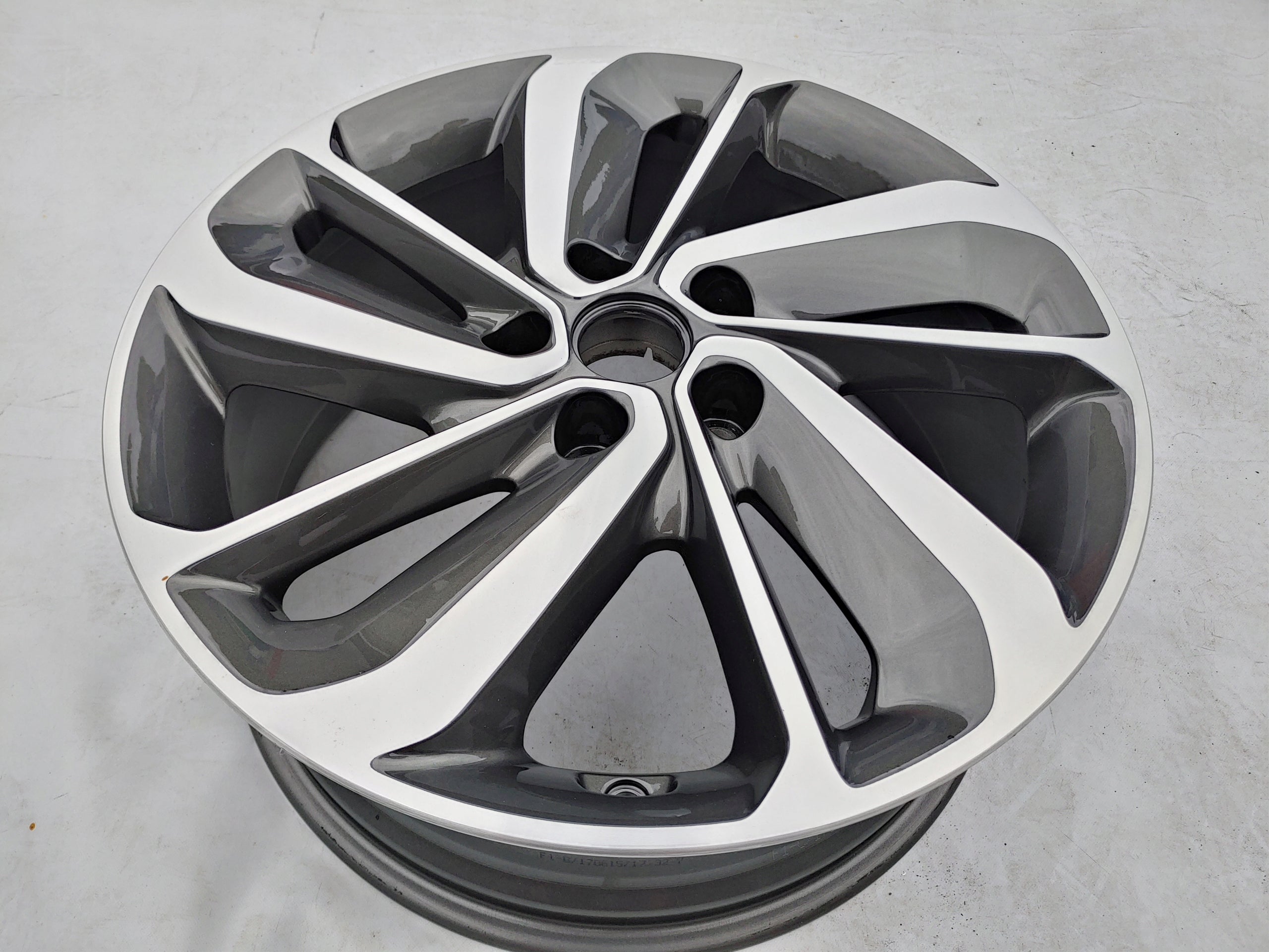 1x Alu Felge Kia Niro Aluminum rim 18 Zoll 7.5J 5x114.3 50ET