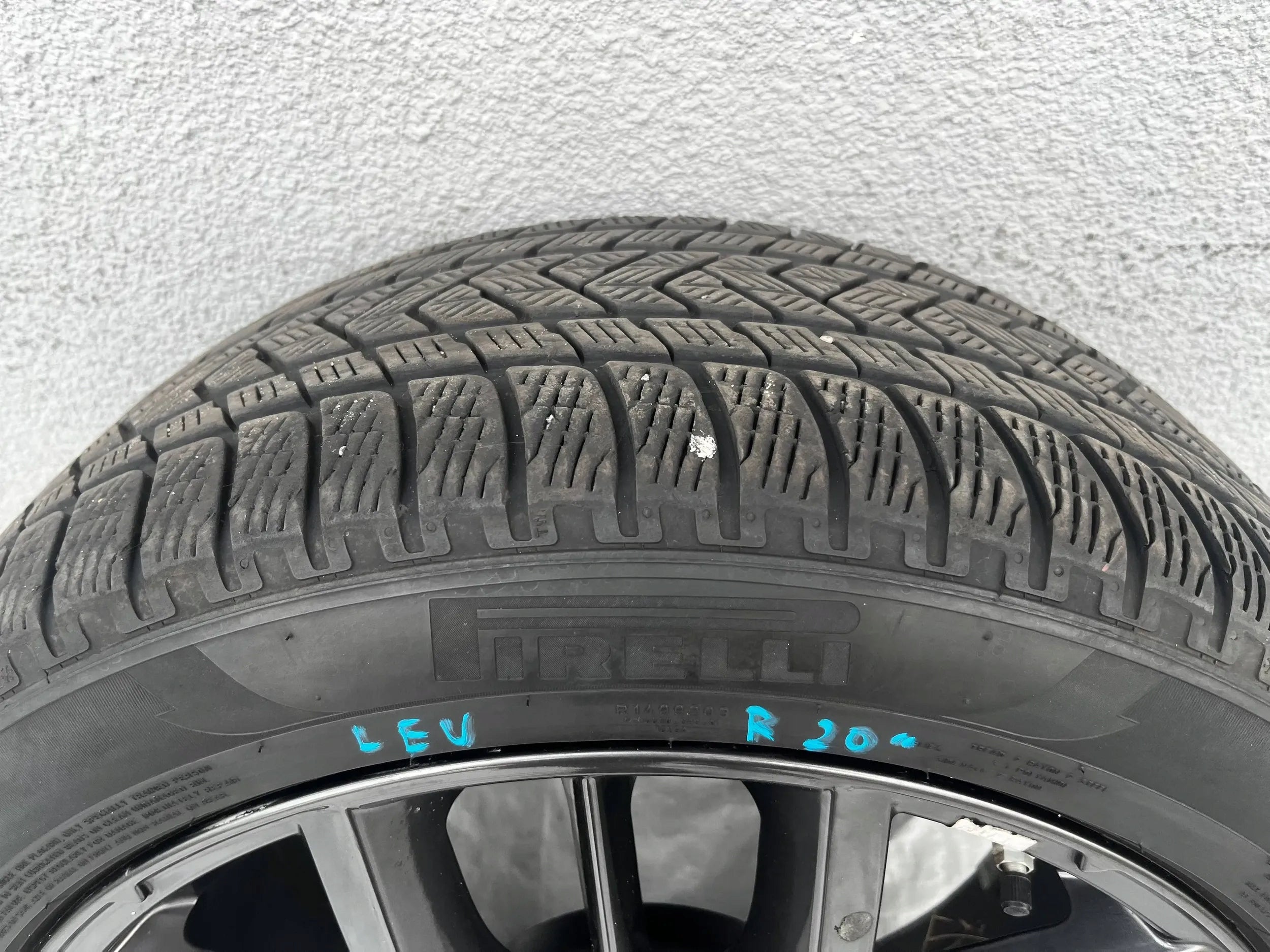 1x Alu Felge Maserati Levante Aluminum rim 20 Zoll 5x114.3 670112462