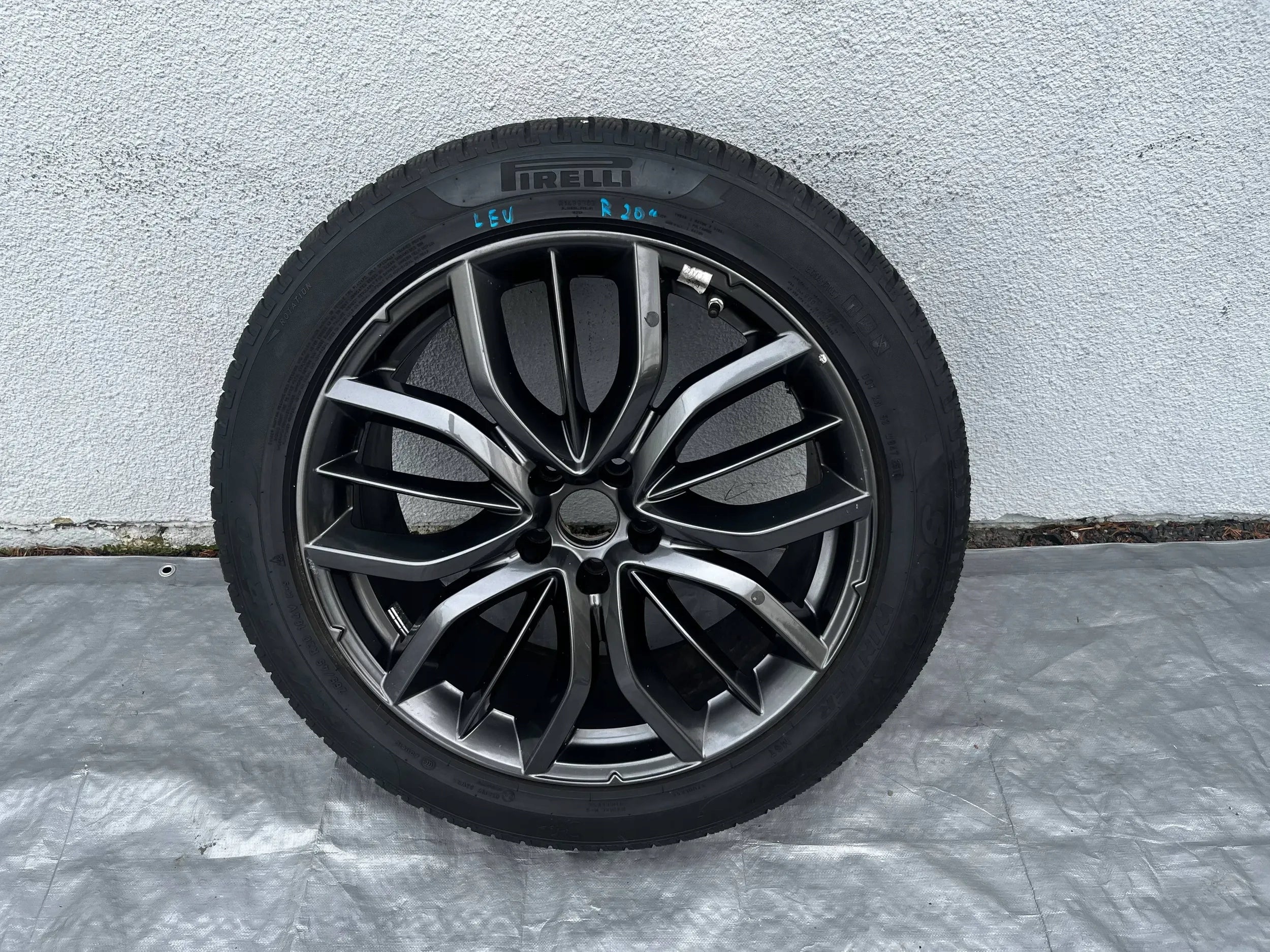 1x Alu Felge Maserati Levante Aluminum rim 20 Zoll 5x114.3 670112462