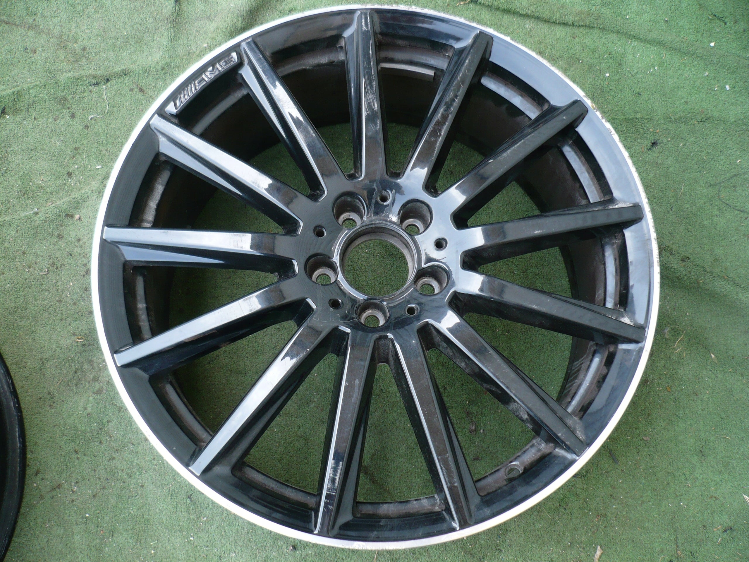 1x Alu Felge Mercedes-Benz W247 H247 20 Zoll 8.0J 5x112 48ET A2474011600