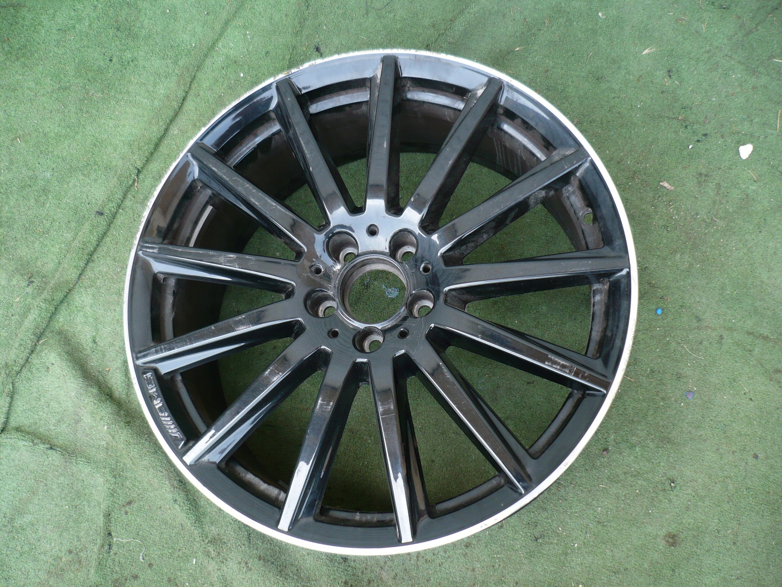 1x Alu Felge Mercedes-Benz W247 H247 20 Zoll 8.0J 5x112 48ET A2474011600