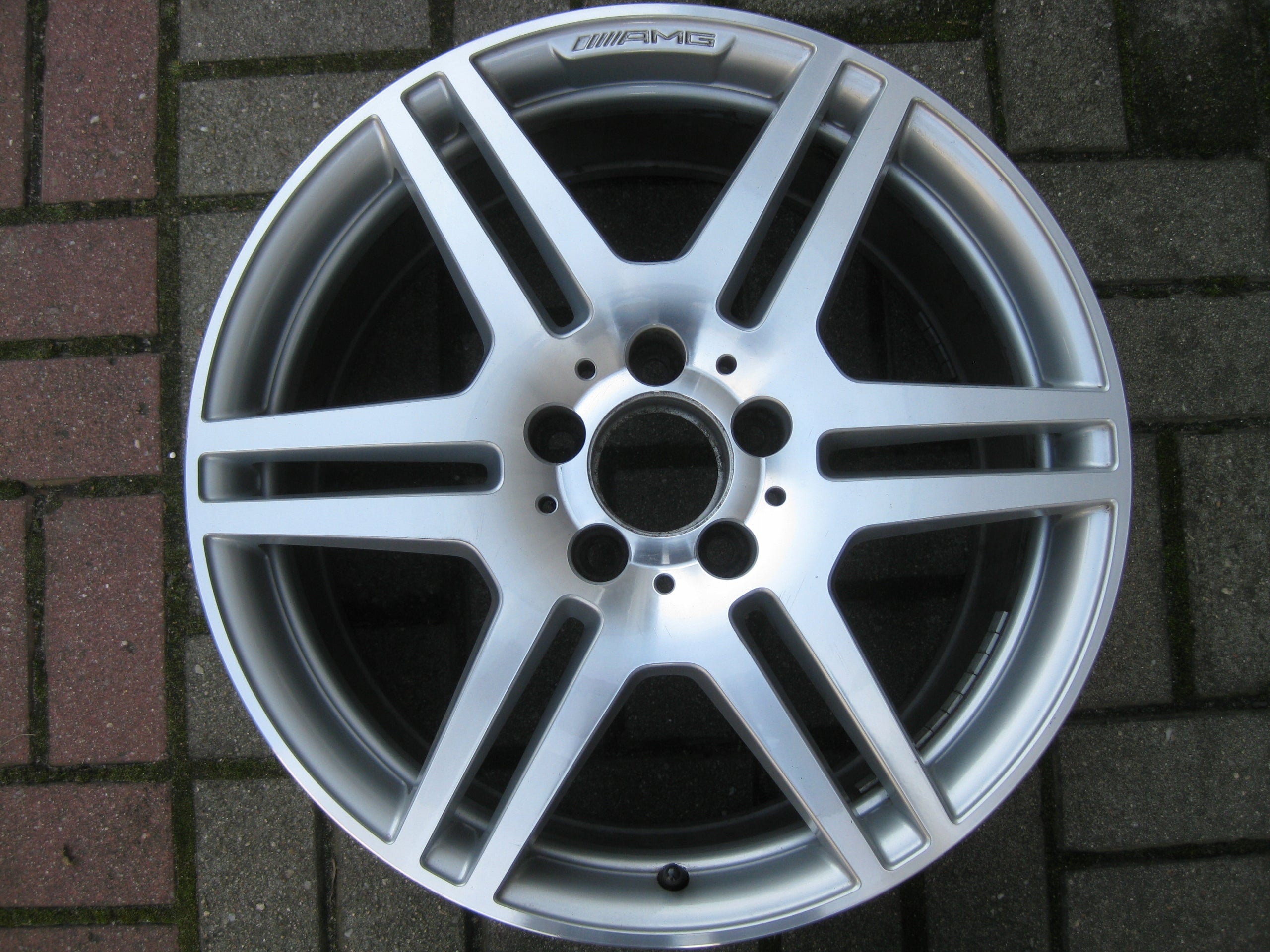 1x Alu Felge Mercedes-Benz W238 Aluminum rim 18 Zoll 9.0J 5x112 54ET