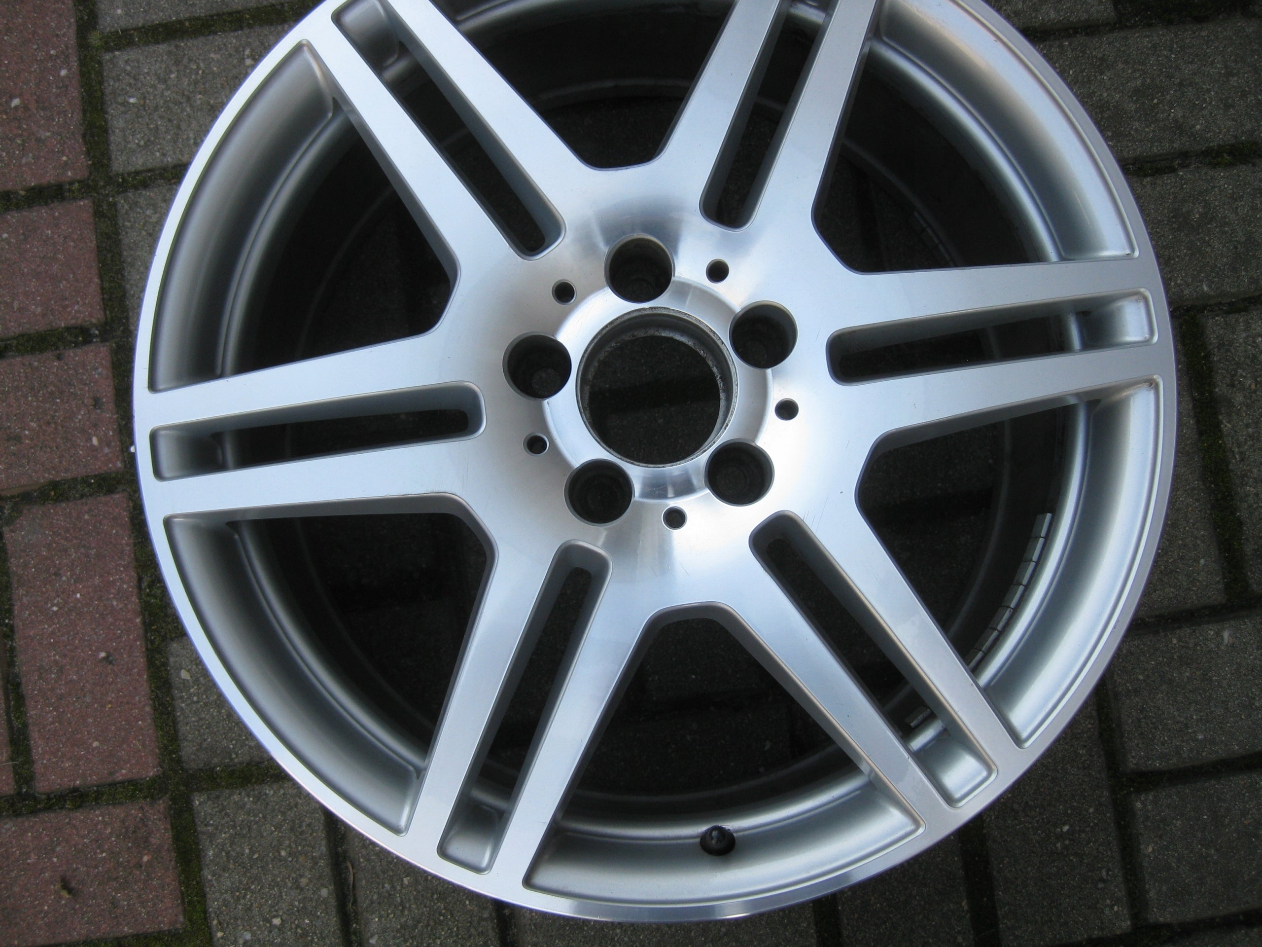 1x Alu Felge Mercedes-Benz W238 Aluminum rim 18 Zoll 9.0J 5x112 54ET