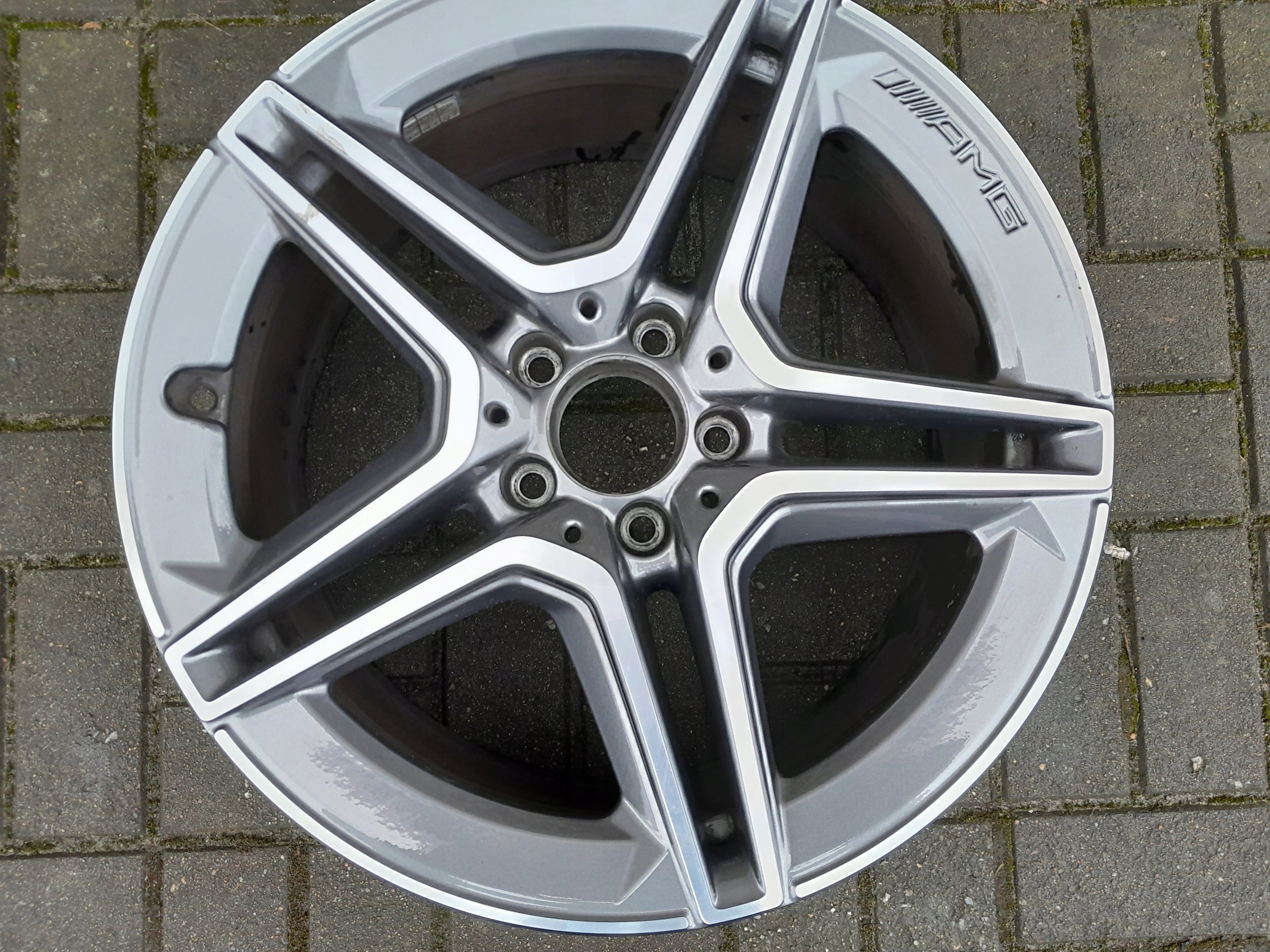 1x Alu Felge Mercedes-Benz 205 W205 Aluminum rim 18 Zoll 8.5J 5x112 49ET