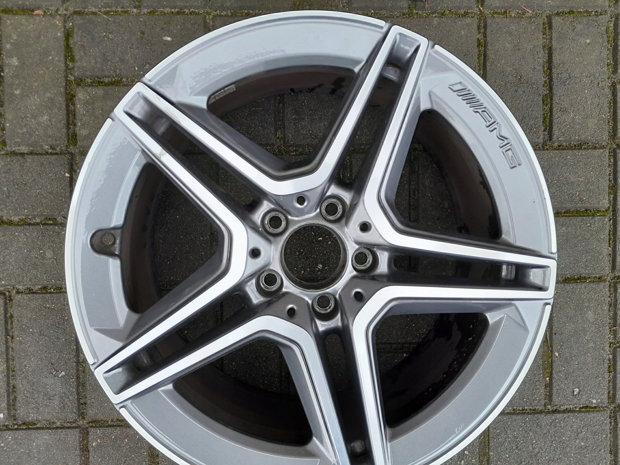 1x Alu Felge Mercedes-Benz 205 W205 Aluminum rim 18 Zoll 8.5J 5x112 49ET