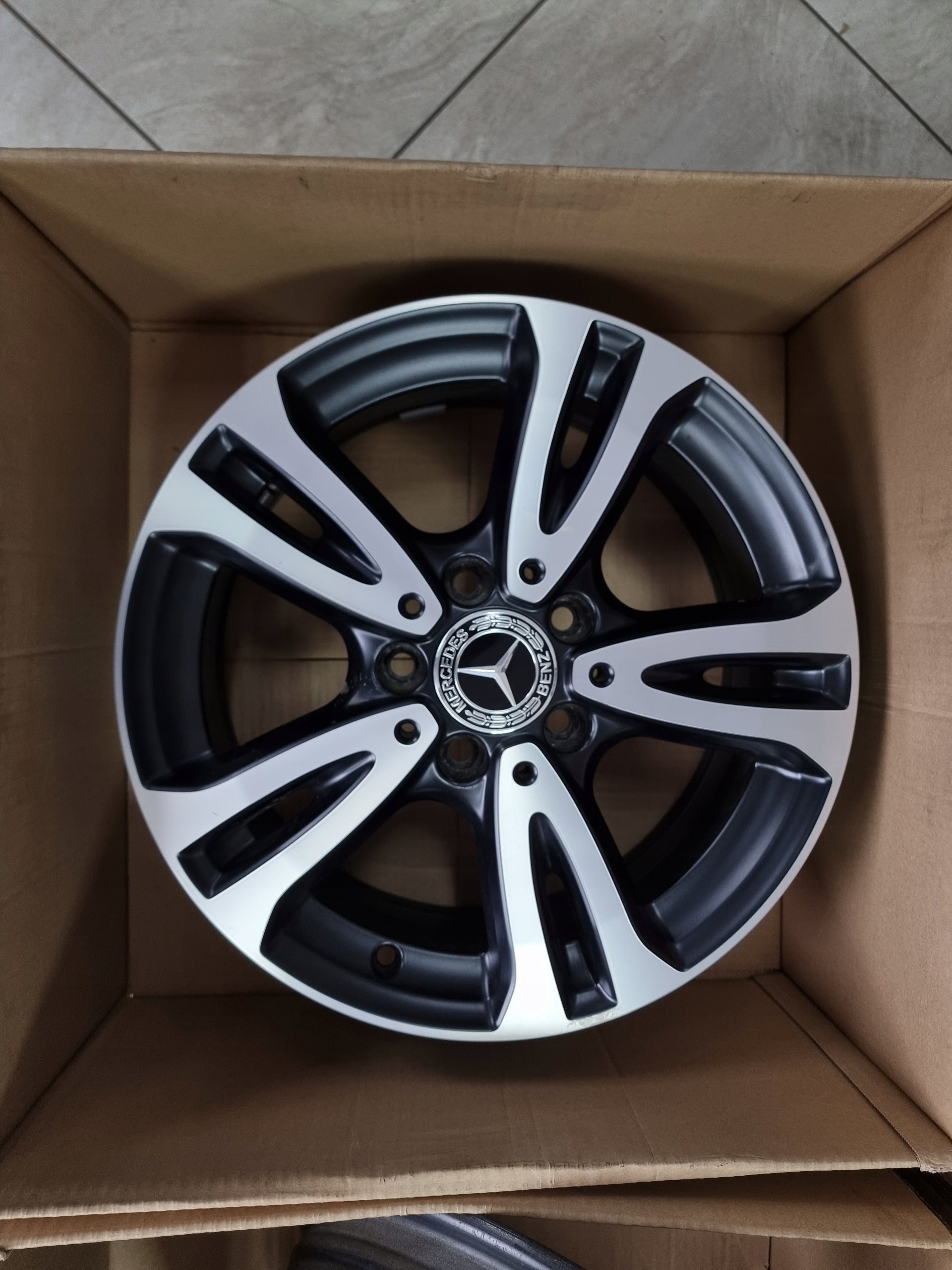 Alu Felge Mercedes-Benz W176 W117 W246 16 Zoll 6.5J 5x112 49ET A2464010000