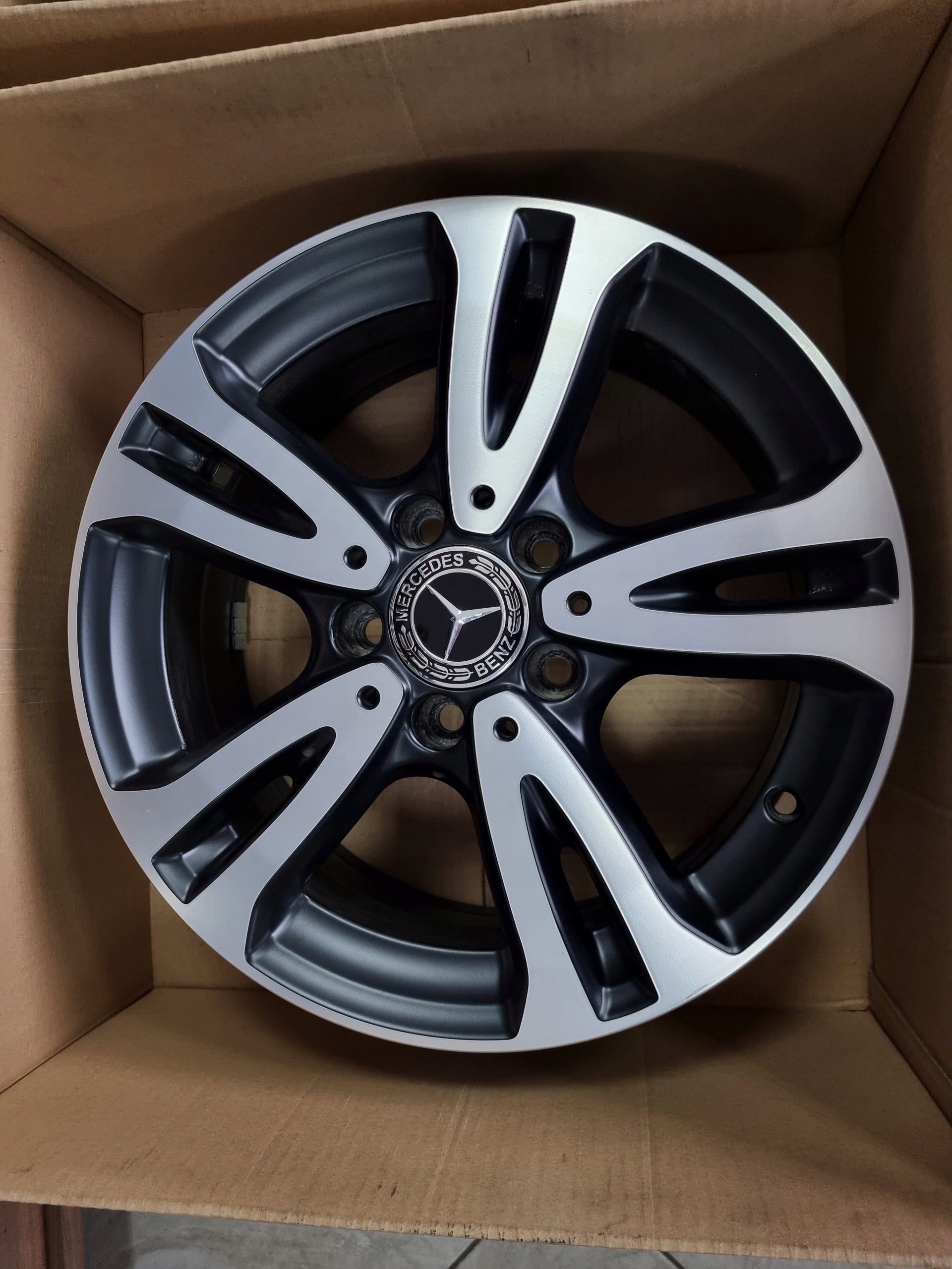 Alu Felge Mercedes-Benz W176 W117 W246 16 Zoll 6.5J 5x112 49ET A2464010000