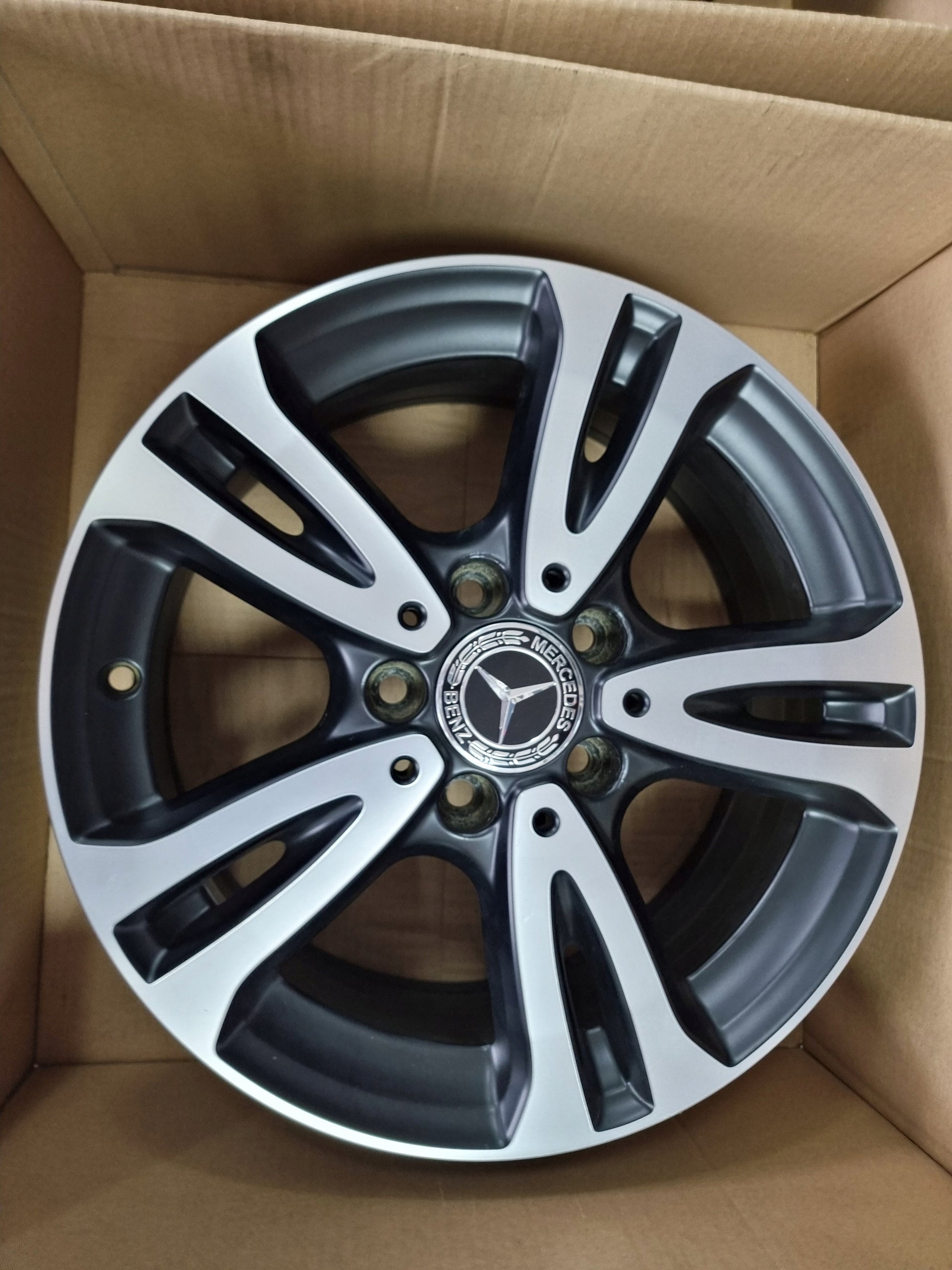 Alu Felge Mercedes-Benz W176 W117 W246 16 Zoll 6.5J 5x112 49ET A2464010000