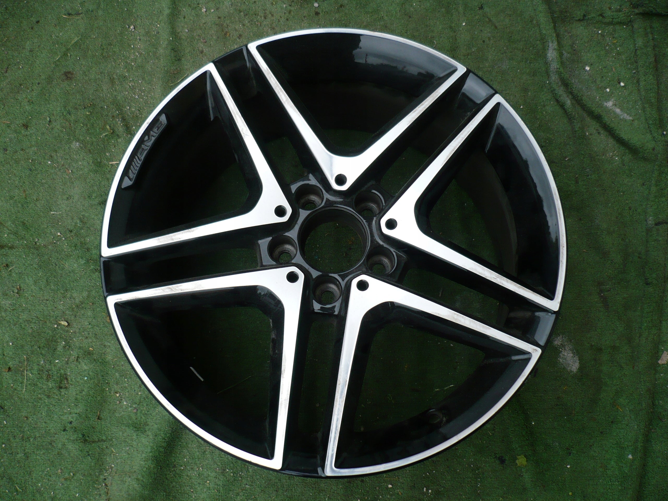 1x Alu Felge Mercedes-Benz W176 W117 18 Zoll 8.0J 5x112 48ET A1764010000