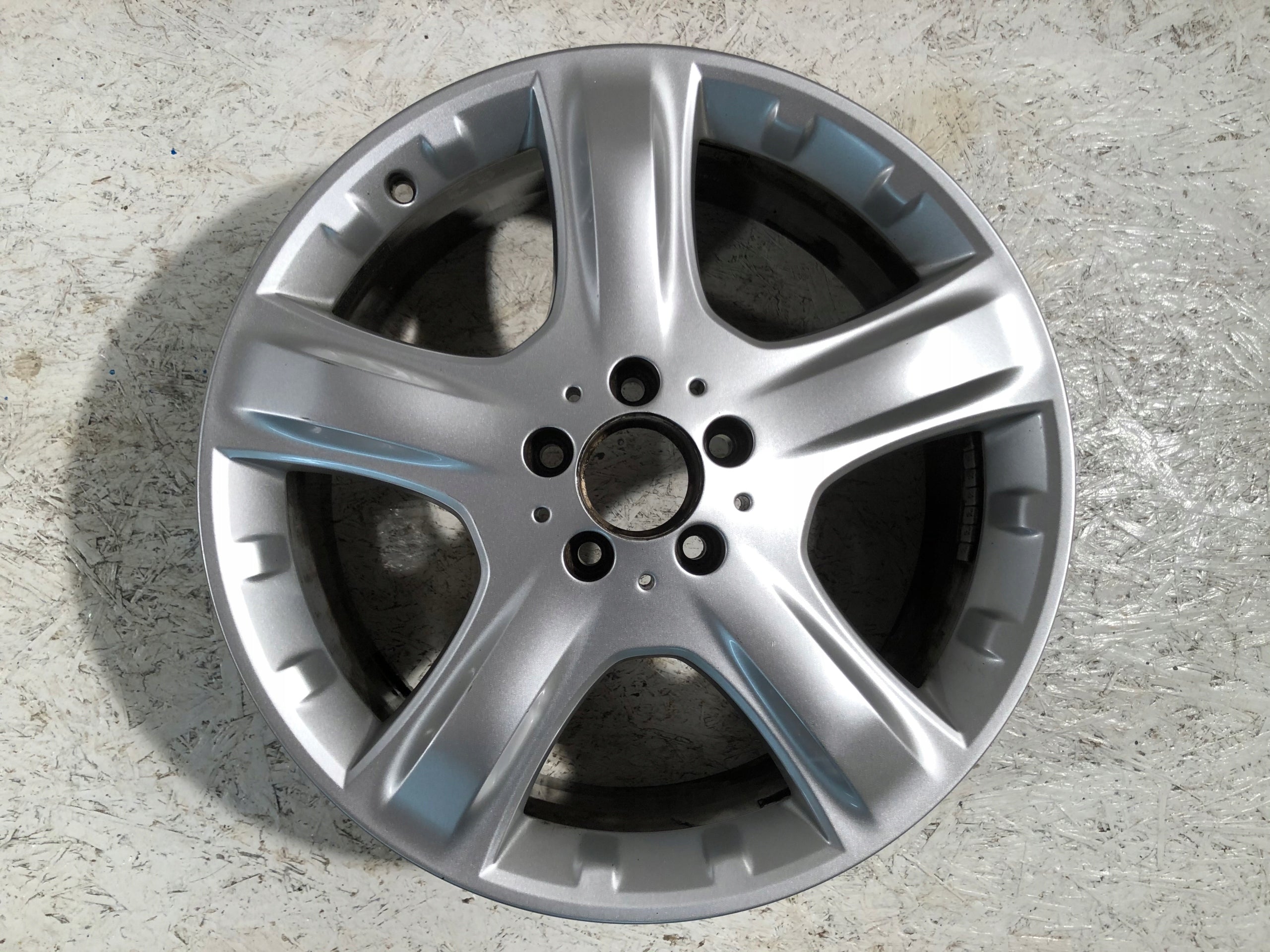 1x Alu Felge Mercedes-Benz W164 Aluminum rim 18 Zoll 8.0J 5x112 60ET