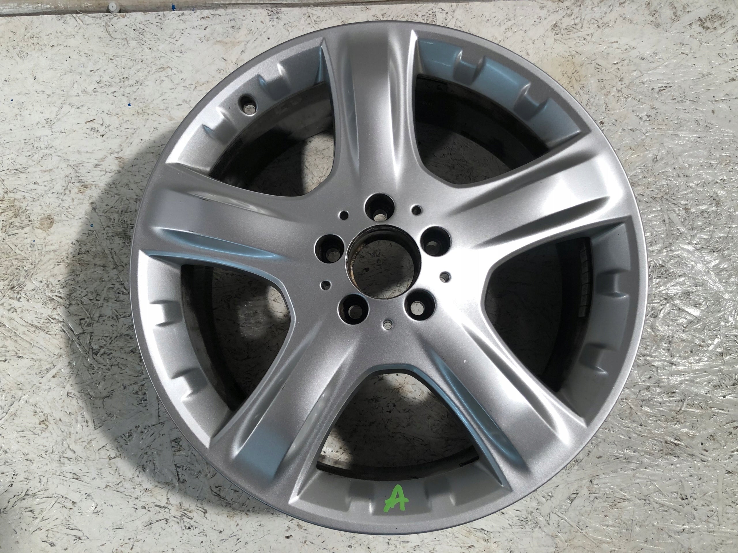 1x Alu Felge Mercedes-Benz W164 Aluminum rim 18 Zoll 8.0J 5x112 60ET