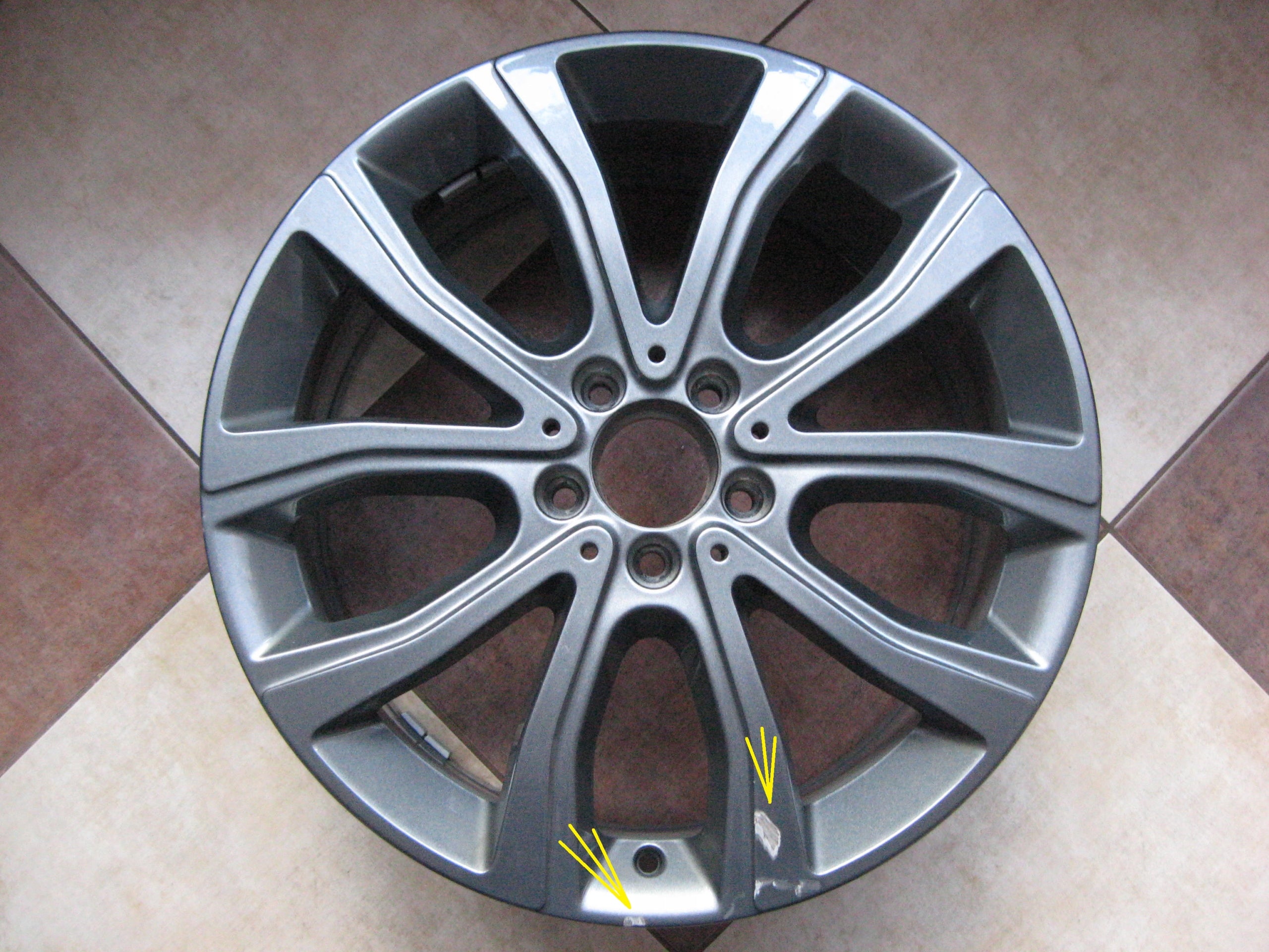 1x Alu Felge Mercedes-Benz W166 Aluminum rim 19 Zoll 8.0J 5x112 56ET