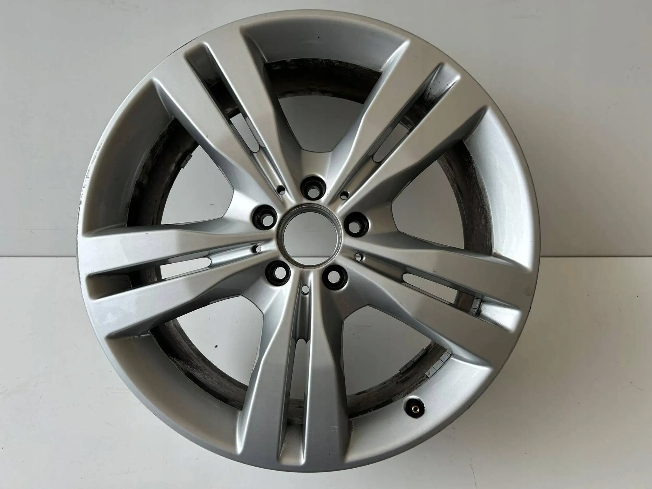 1x Alu Felge Mercedes-Benz W209 Aluminum rim 19 Zoll A1664010702