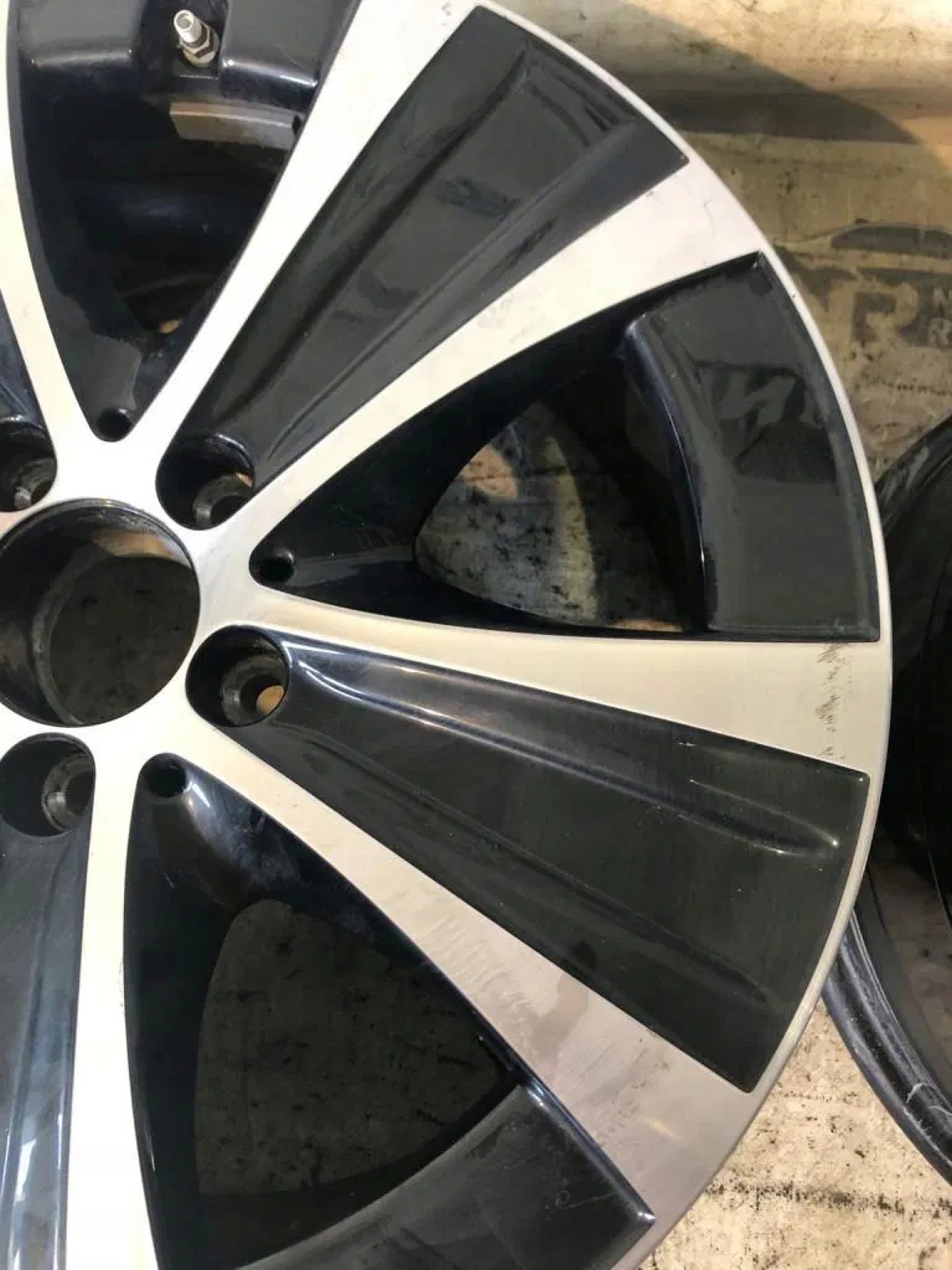 1x Alu Felge Mercedes-Benz W166 Aluminum rim A2134013770