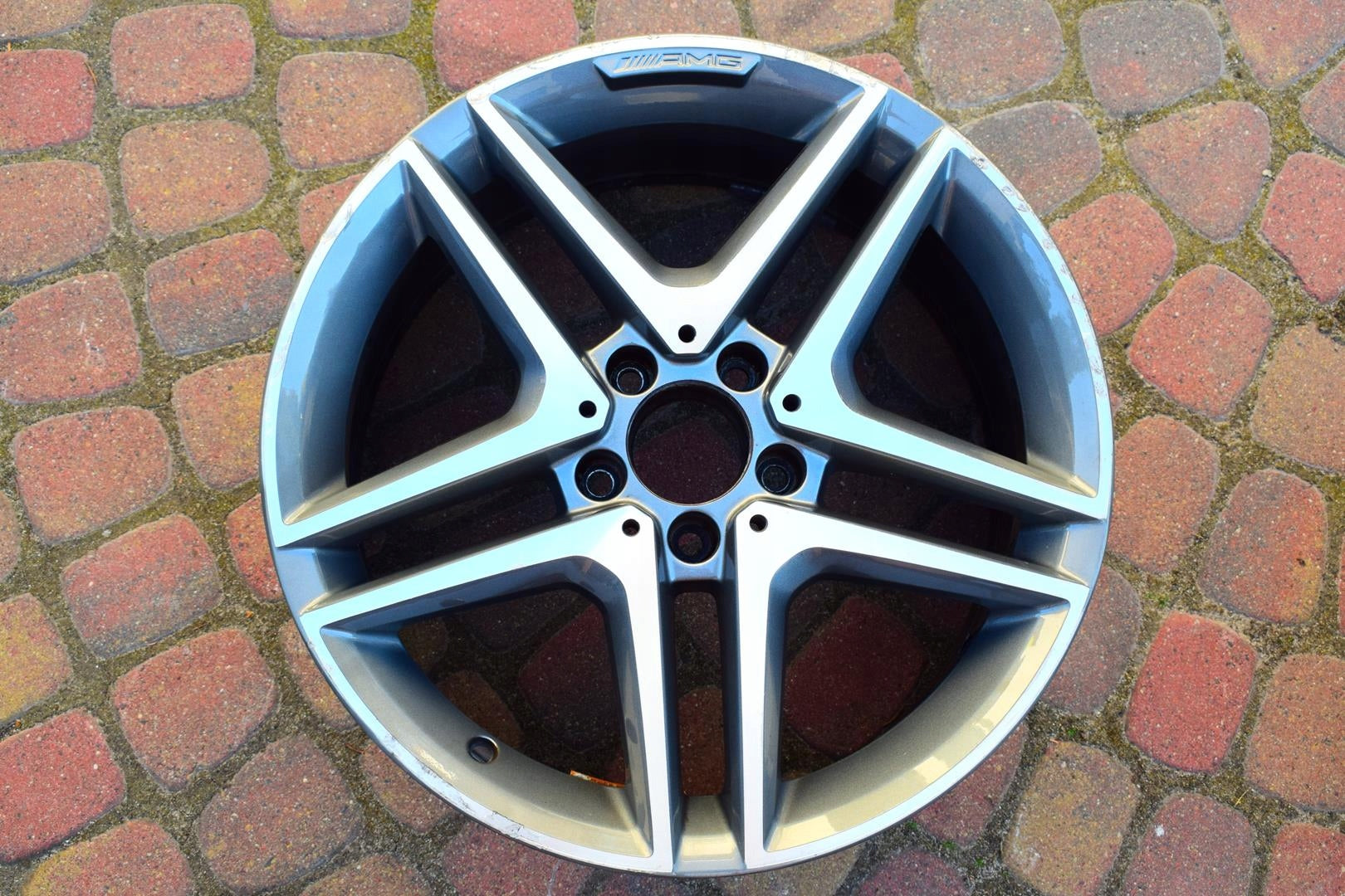 1x Alu Felge Mercedes-Benz W176 Aluminum rim 18 Zoll 8.0J 5x112 48ET