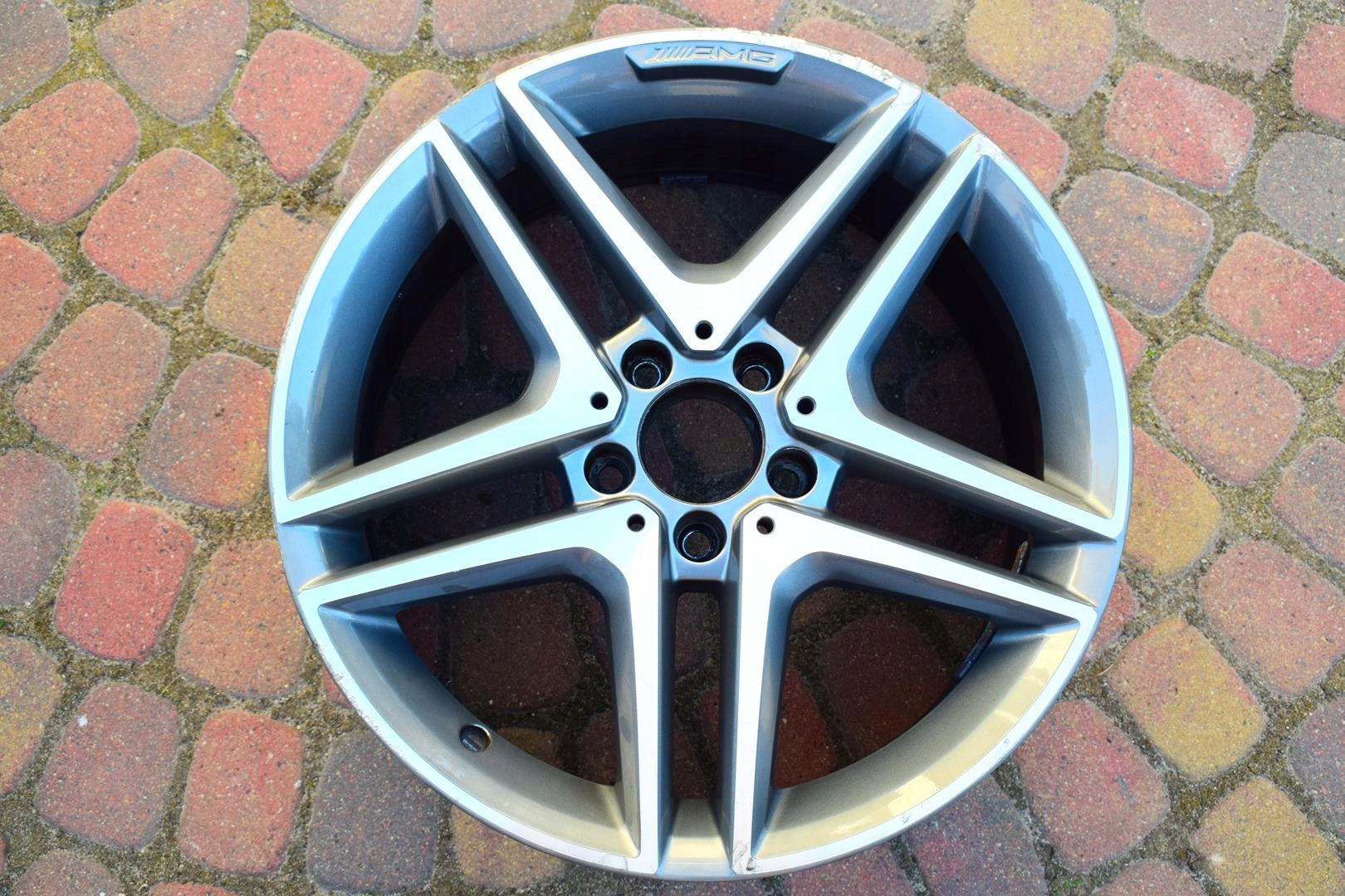 1x Alu Felge Mercedes-Benz W176 Aluminum rim 18 Zoll 8.0J 5x112 48ET