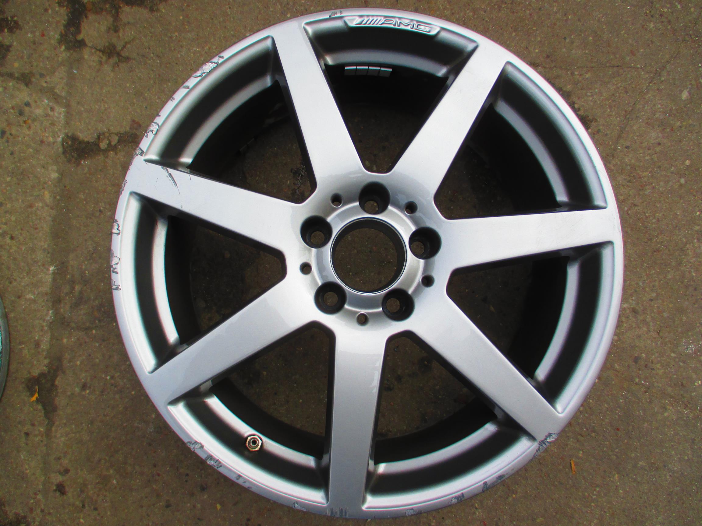 1x Alu Felge Mercedes-Benz W204 Aluminum rim 18 Zoll 8.0J 5x112 50ET