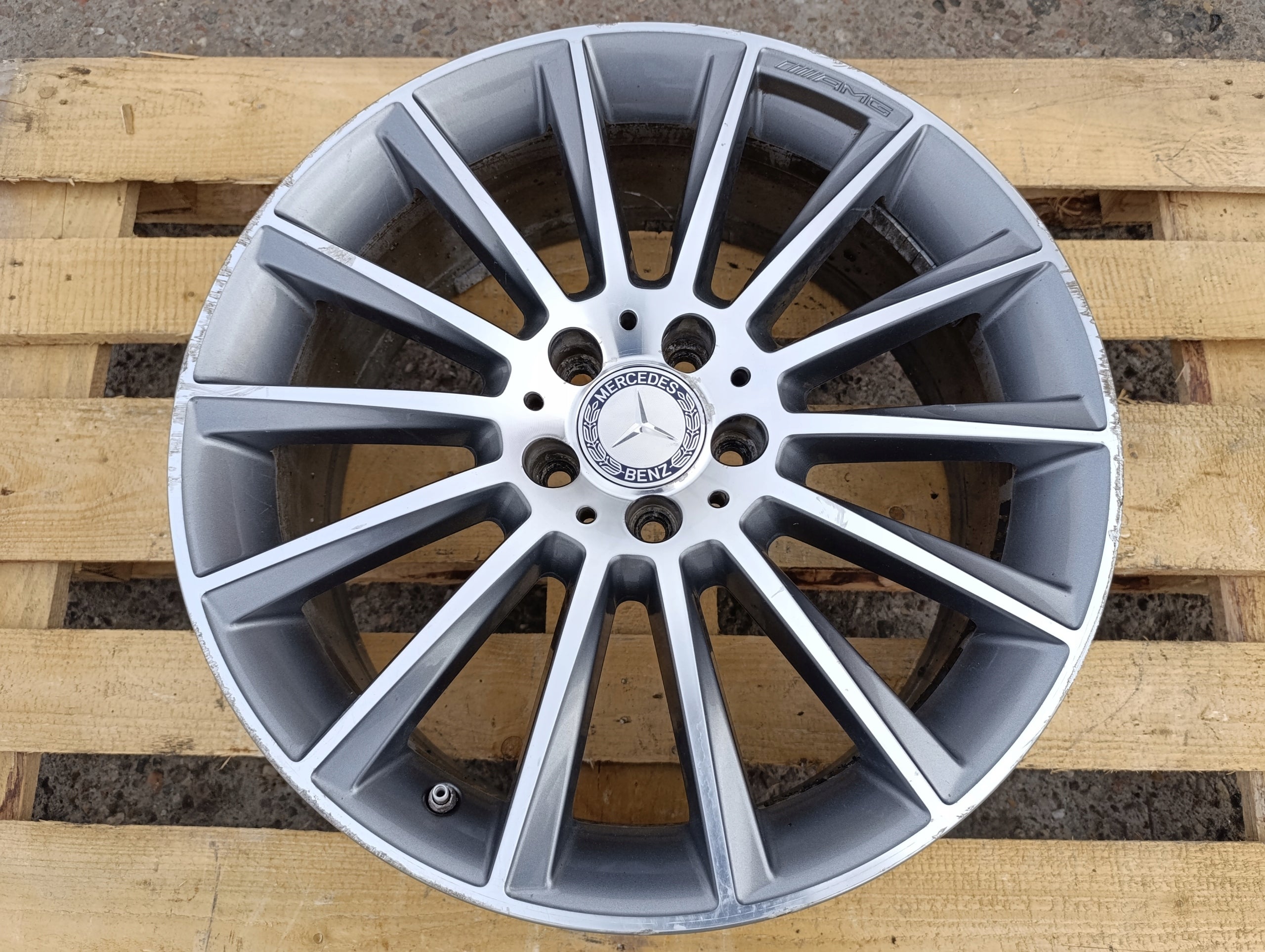 1x Alu Felge Mercedes-Benz 205 W205 Aluminum rim 19 Zoll 7.5J 5x112 A2054011300