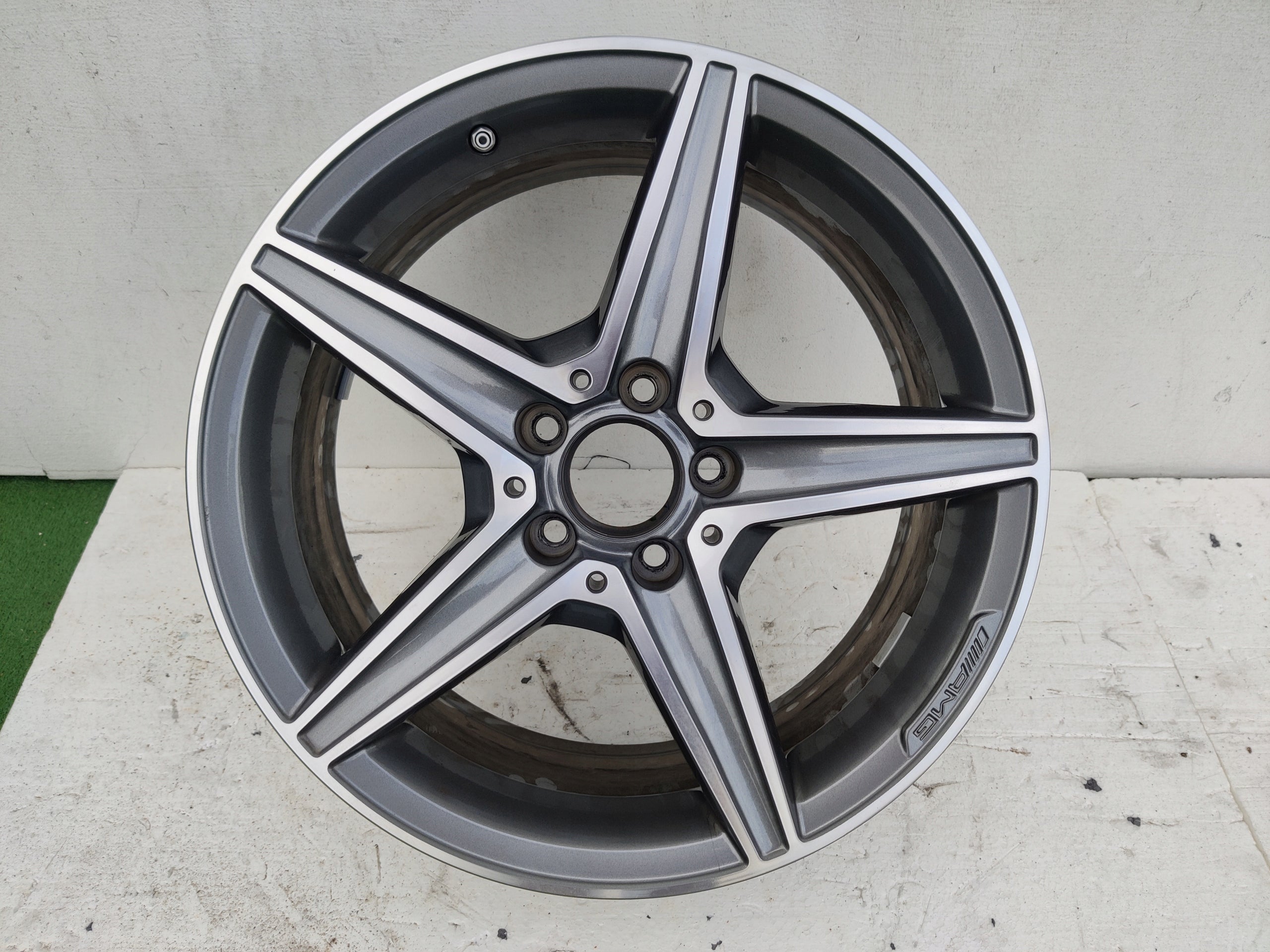 1x Alu Felge Mercedes-Benz 205 W205 Aluminum rim 18 Zoll 7.5J 5x112 A2054011100