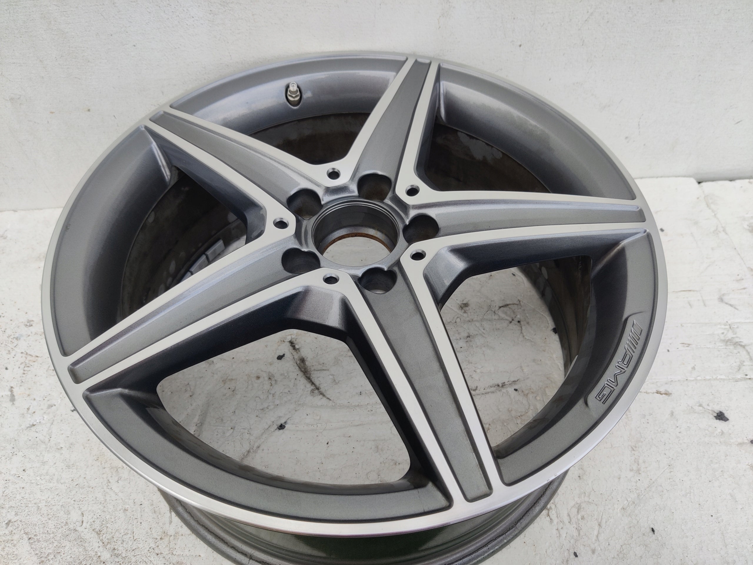 1x Alu Felge Mercedes-Benz 205 W205 Aluminum rim 18 Zoll 7.5J 5x112 A2054011100