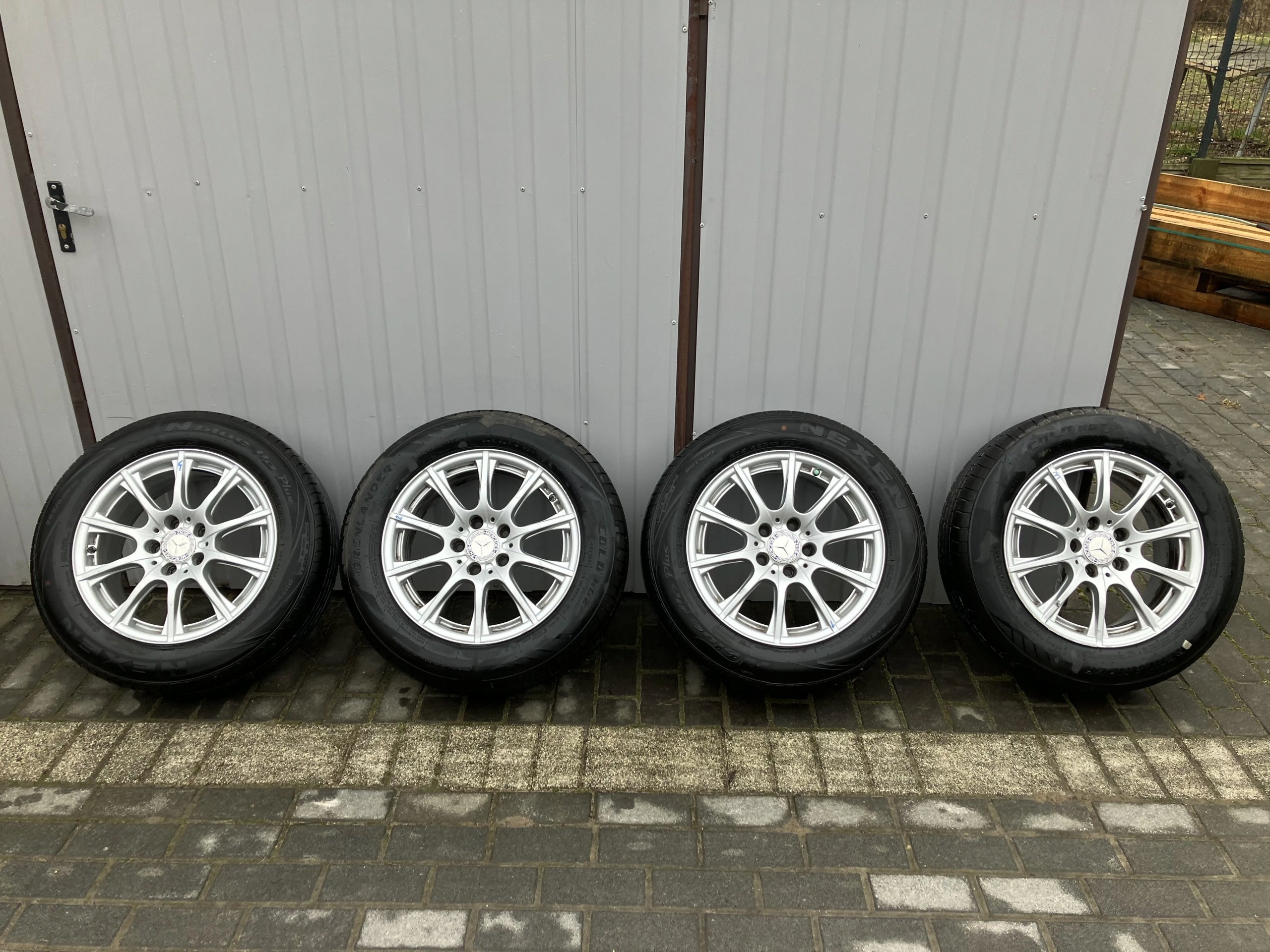 1x Alu Felge Mercedes-Benz 205 W205 Aluminum rim 16 Zoll 6.5J 5x112