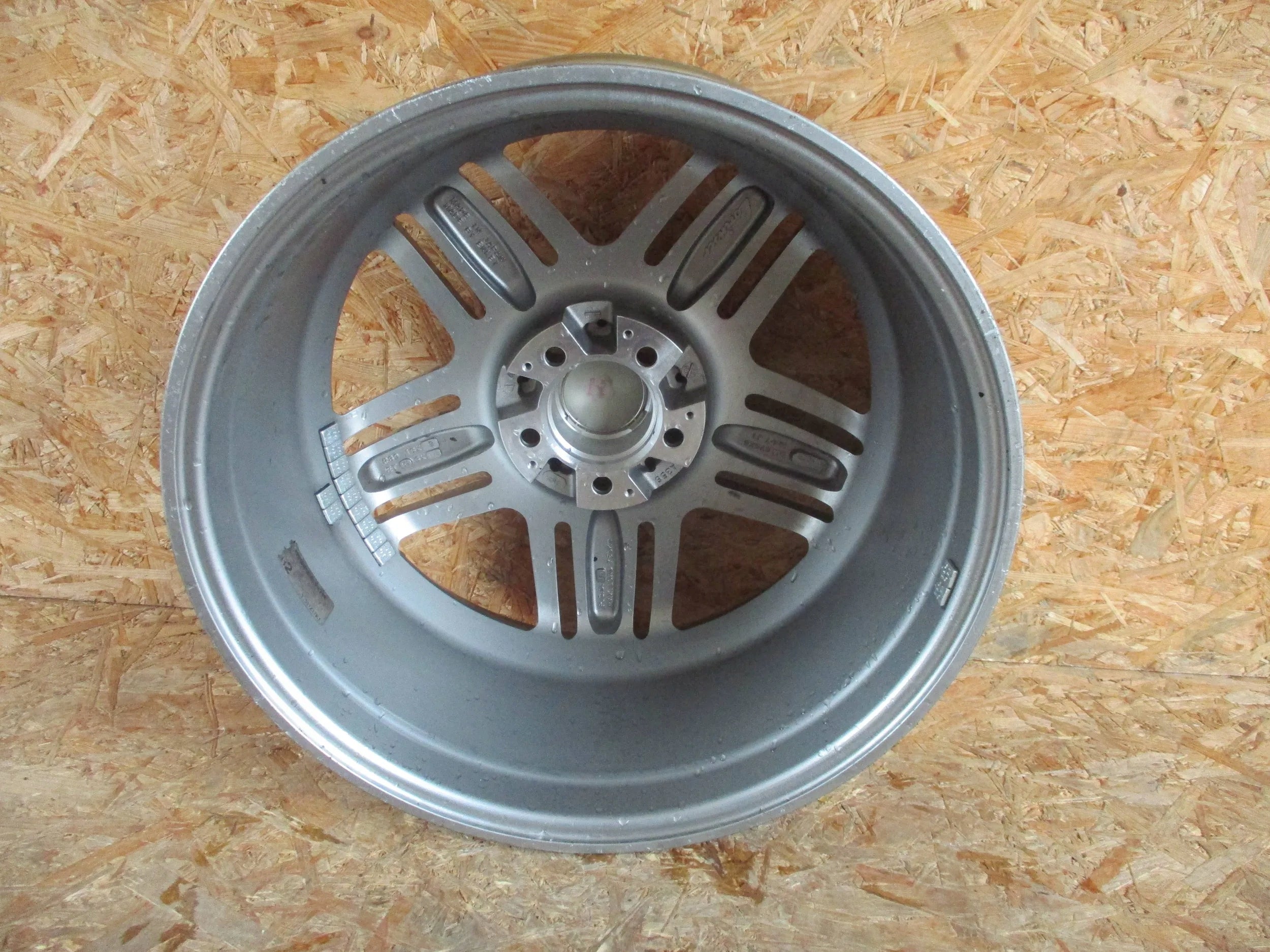 1x Alu Felge Mercedes-Benz 205 W205 Aluminum rim 18 Zoll 9.0J 5x112 -52ET