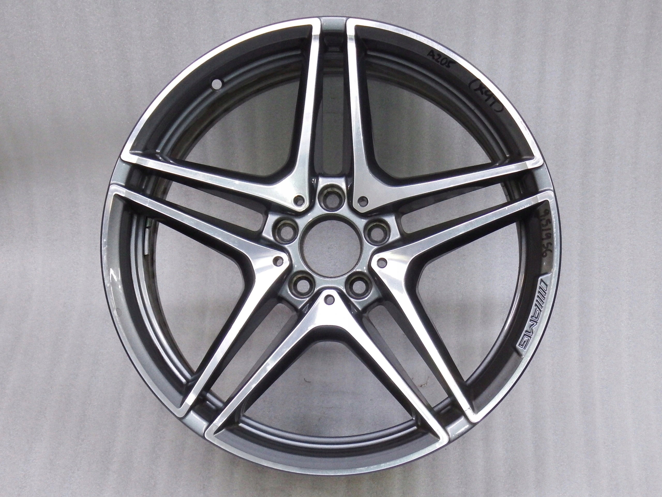 1x aluminum rim Mercedes-Benz 205 W205 Aluminum rim 19 inch 9.5J 5x112 56ET 