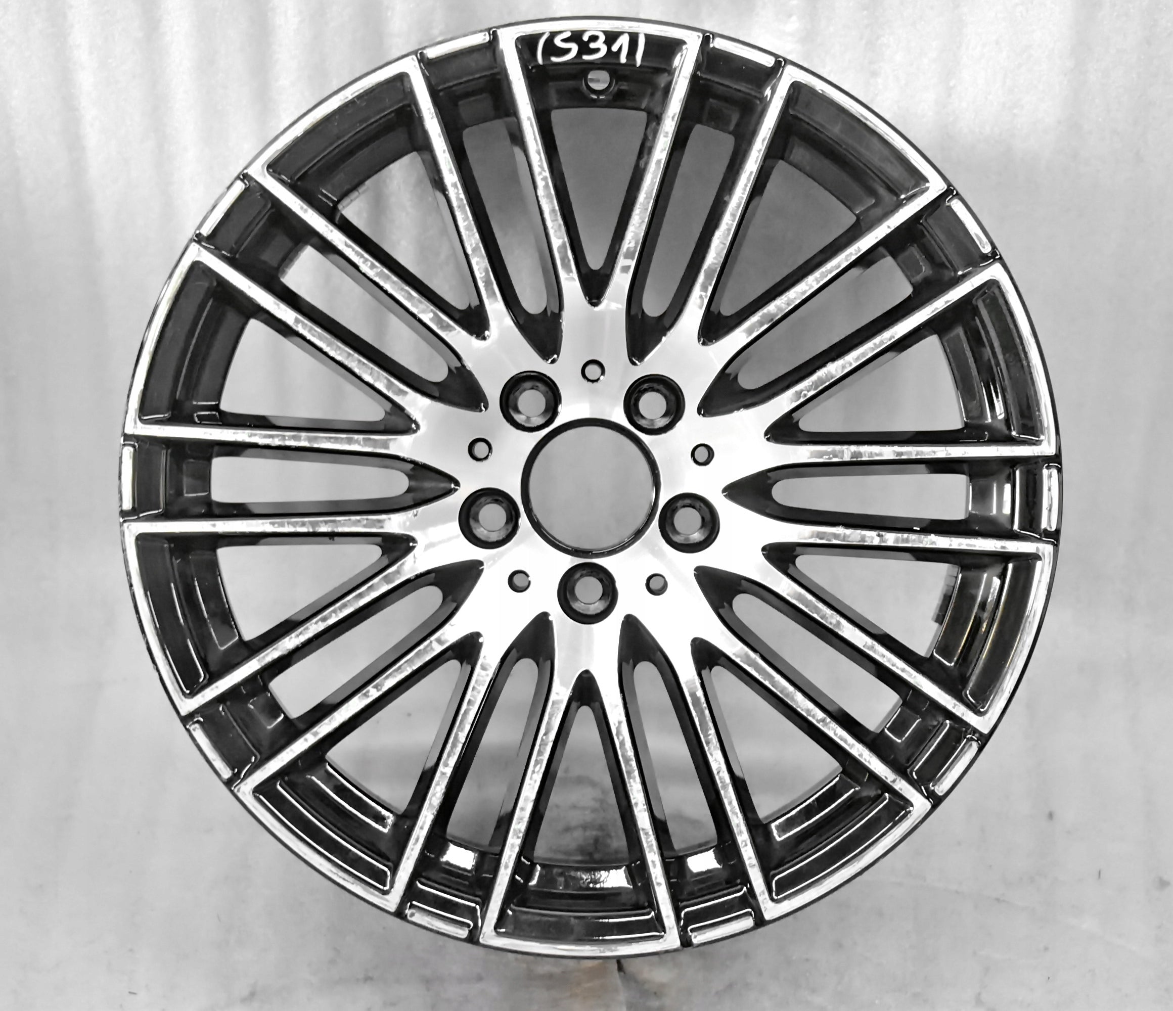 1x Alu Felge Mercedes-Benz W206 Aluminum rim 18 Zoll 7.5J 5x112 40ET A2064014900