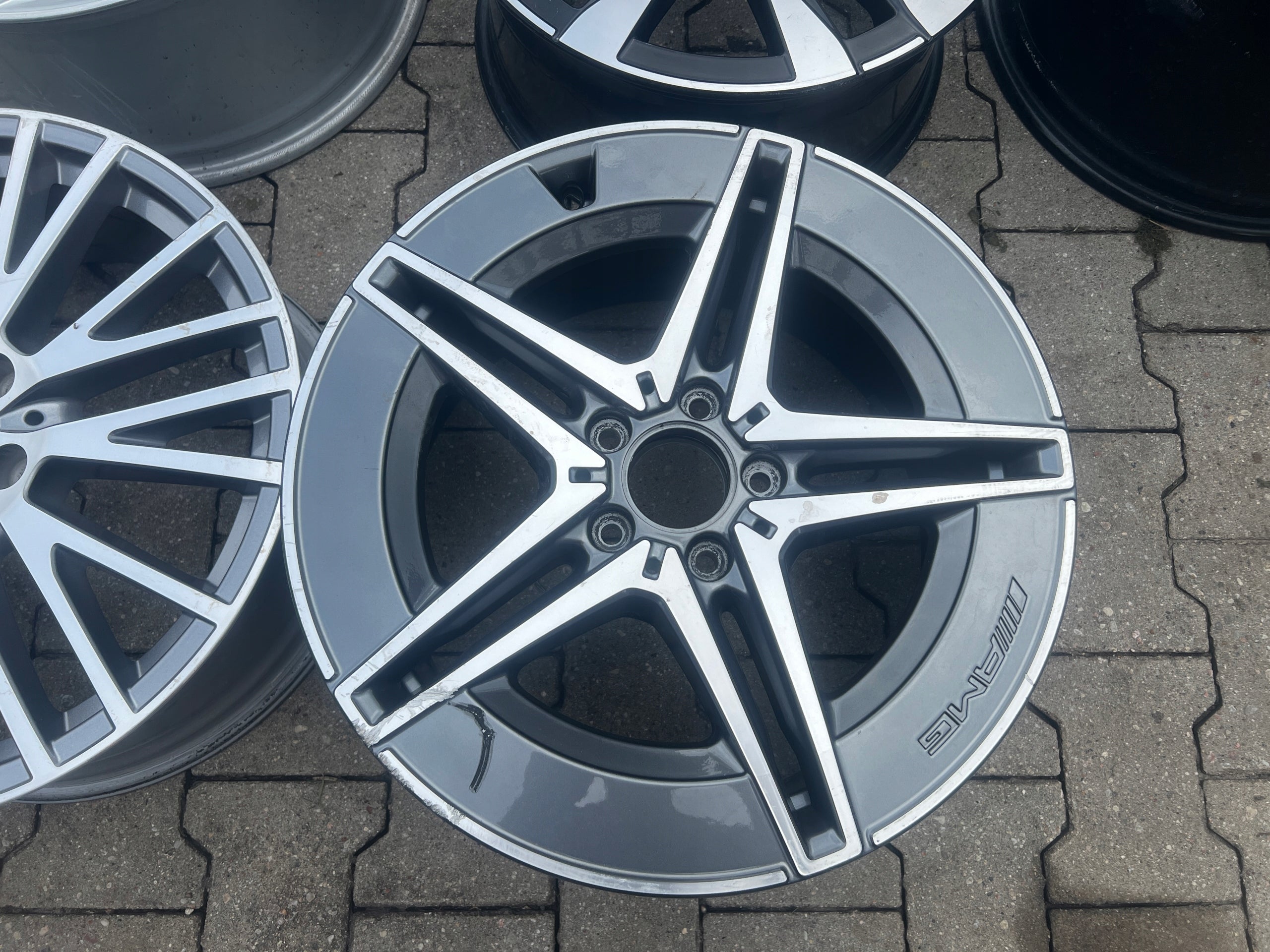 1x Alu Felge Mercedes-Benz W206 Aluminum rim 18 Zoll 9.0J 5x112 58ET A2064016600