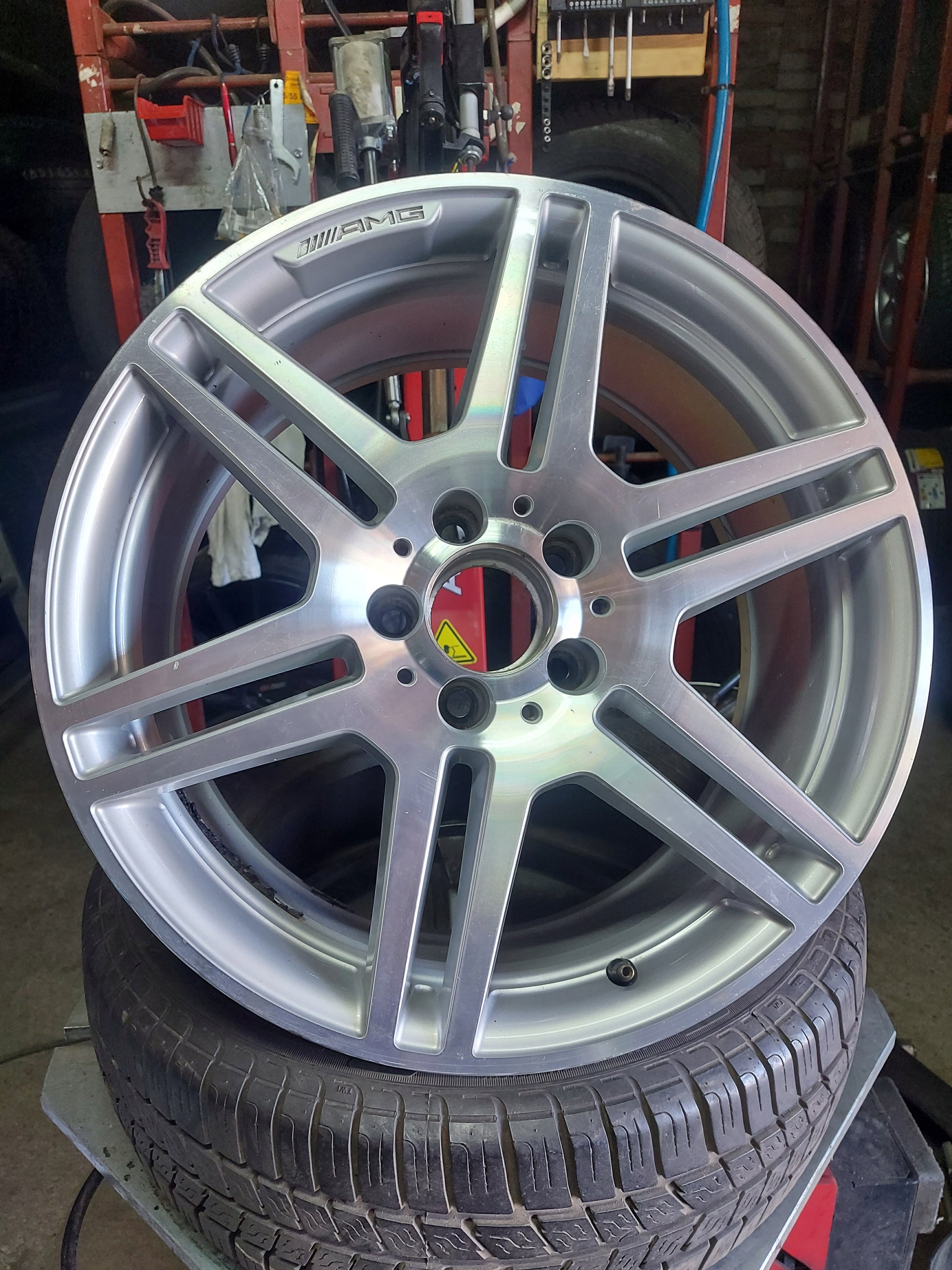 1x Alu Felge Mercedes-Benz W207 W212 Aluminum rim 18 Zoll 8.5J 5x112 -49ET