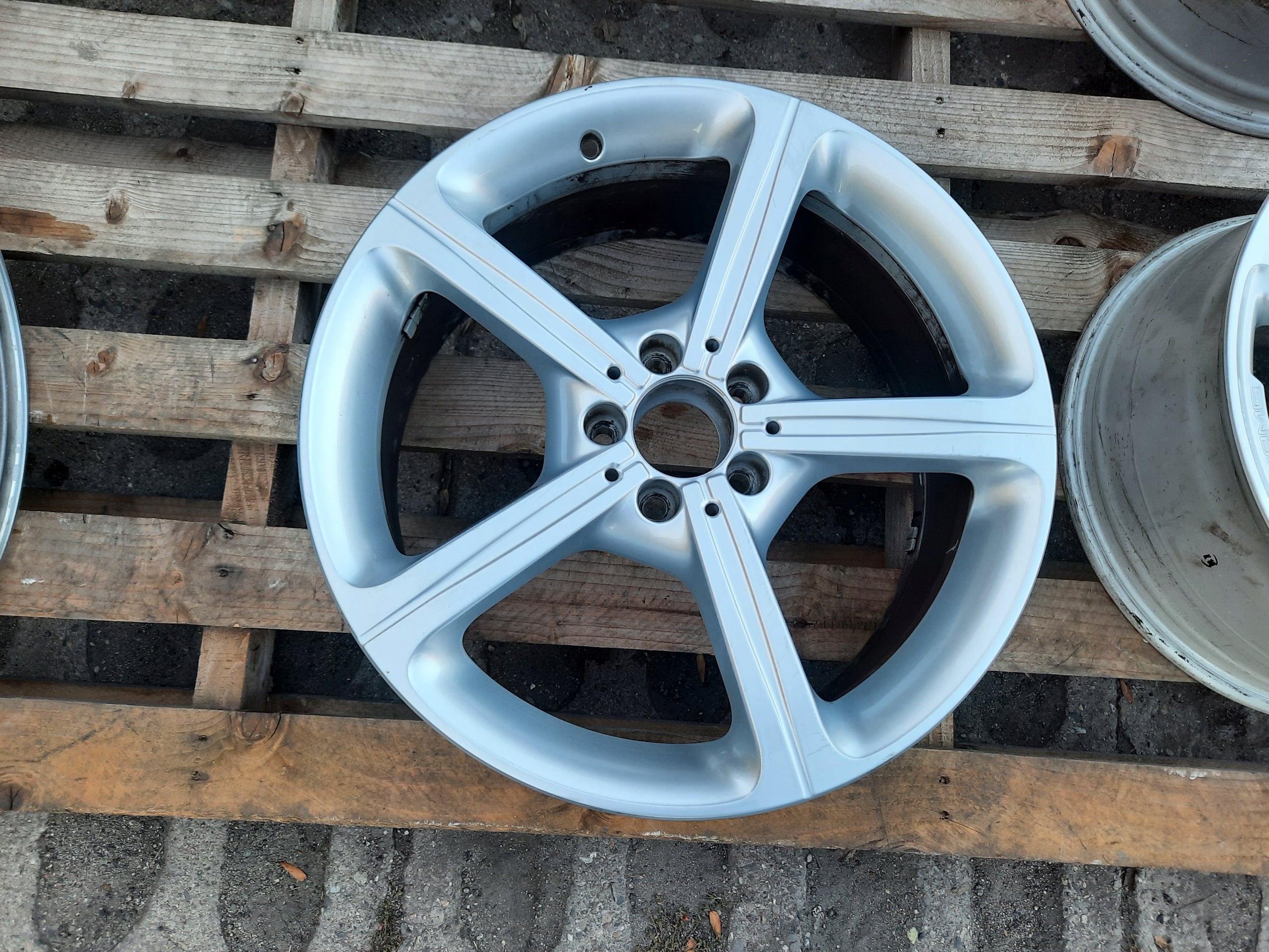 1x Alu Felge Mercedes-Benz W257 257 Aluminum rim 19 Zoll 8.0J 5x112