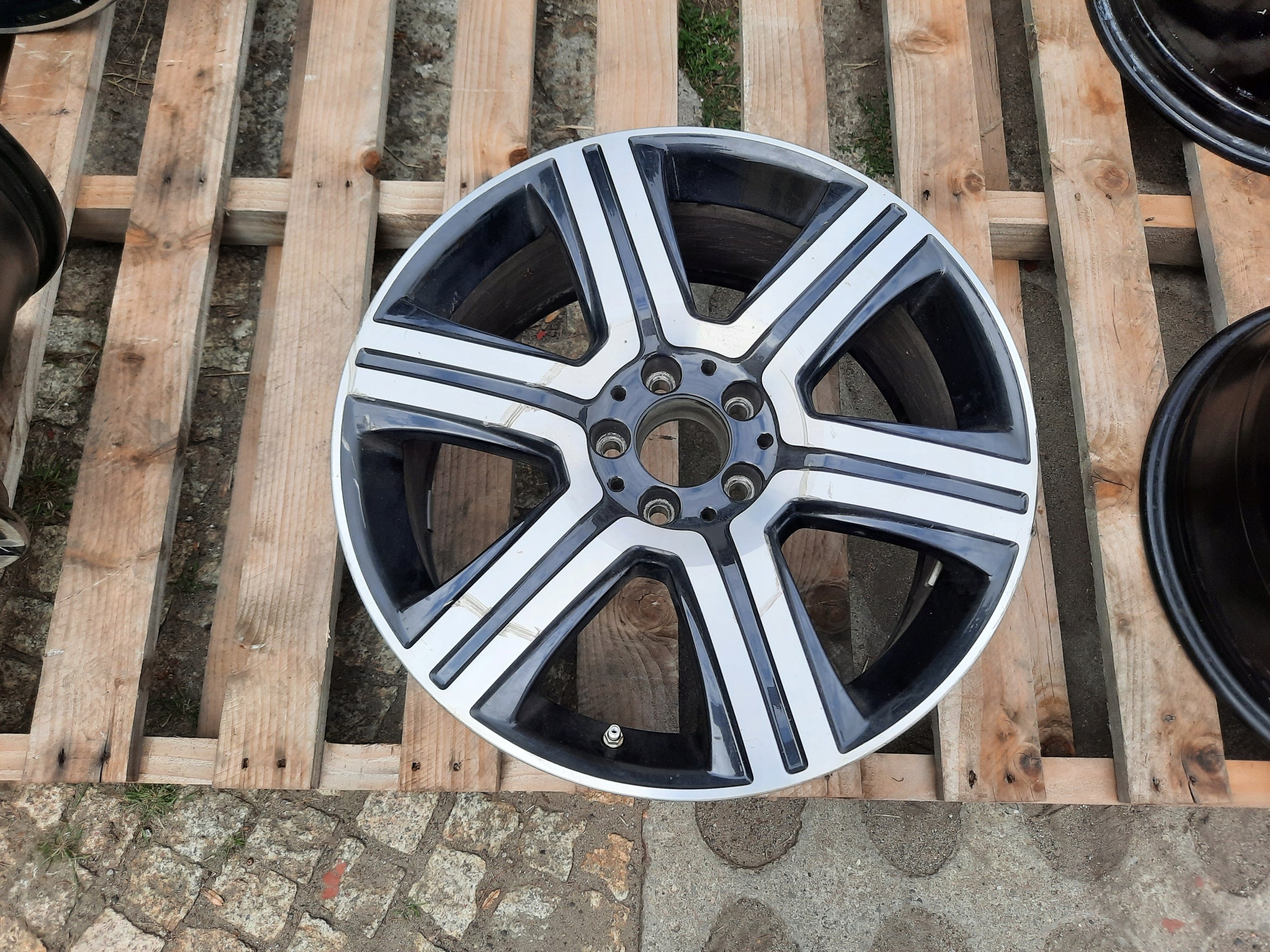 1x Alu Felge Mercedes-Benz W118 Aluminum rim 19 Zoll 8.0J 5x112