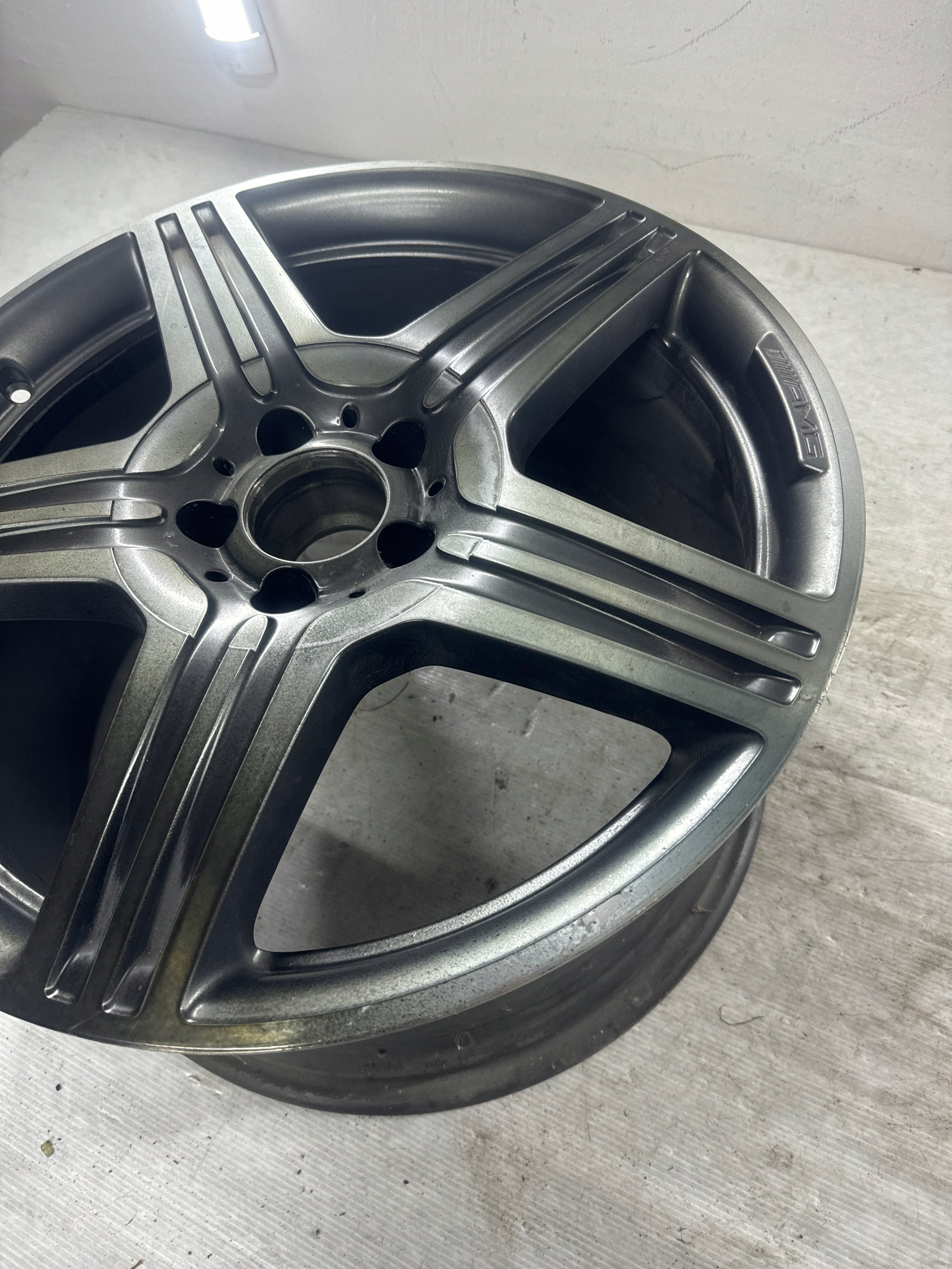 1x Alu Felge Mercedes-Benz W213 Aluminum rim 19 Zoll 10.0J 5x112