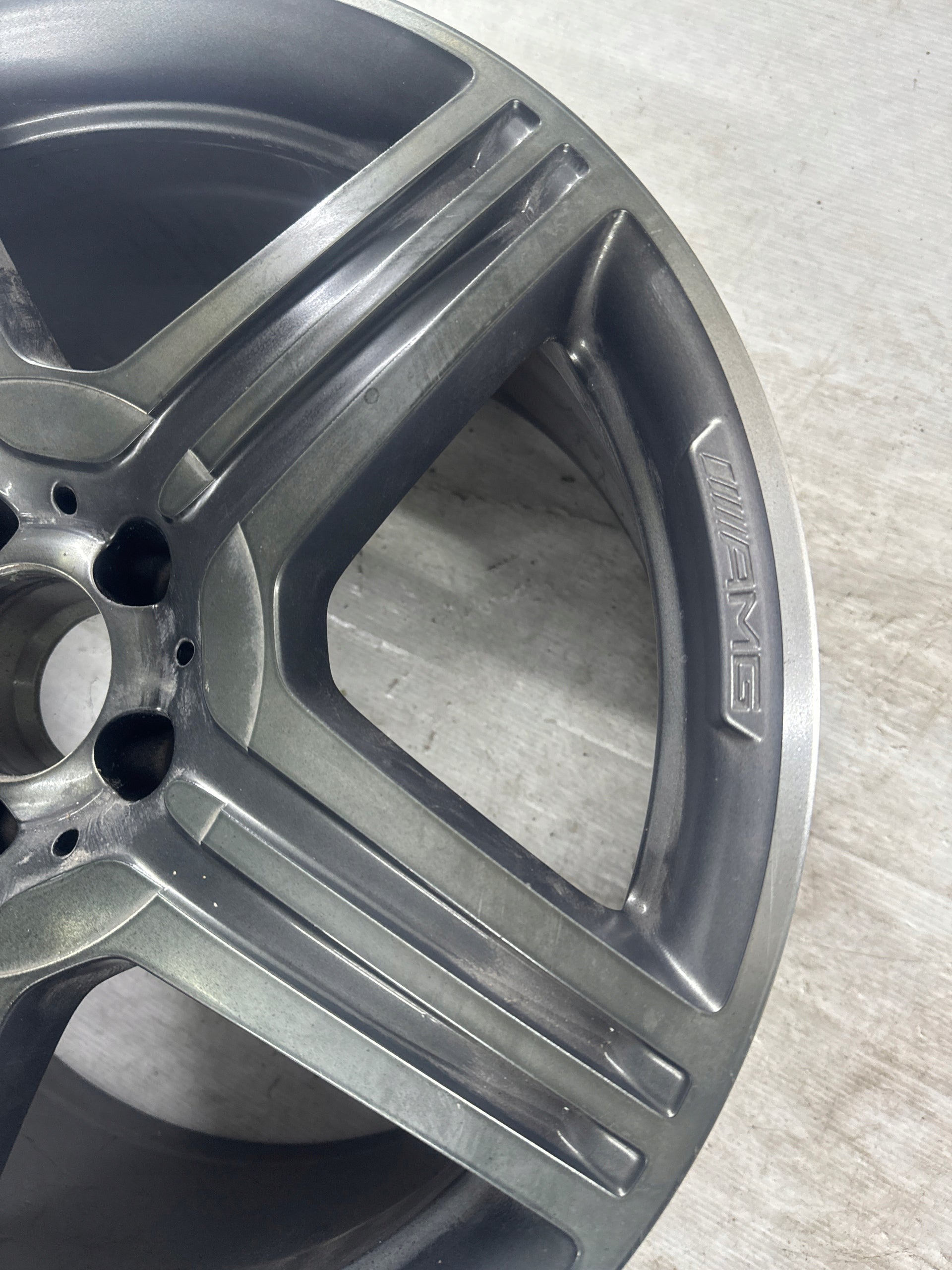 1x Alu Felge Mercedes-Benz W213 Aluminum rim 19 Zoll 10.0J 5x112