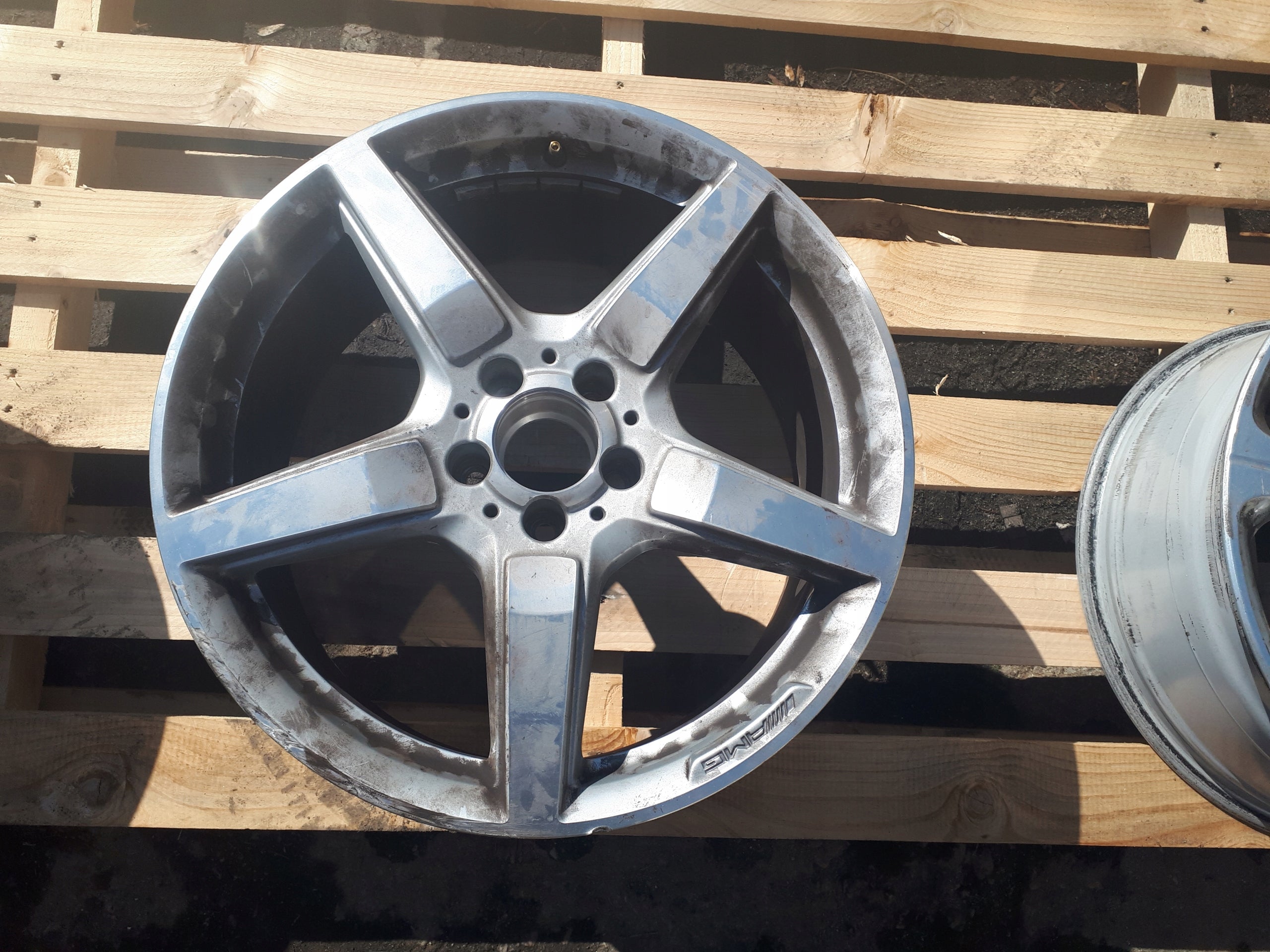 1x Alu Felge Mercedes-Benz W218 Aluminum rim 19 Zoll 9.5J 5x112