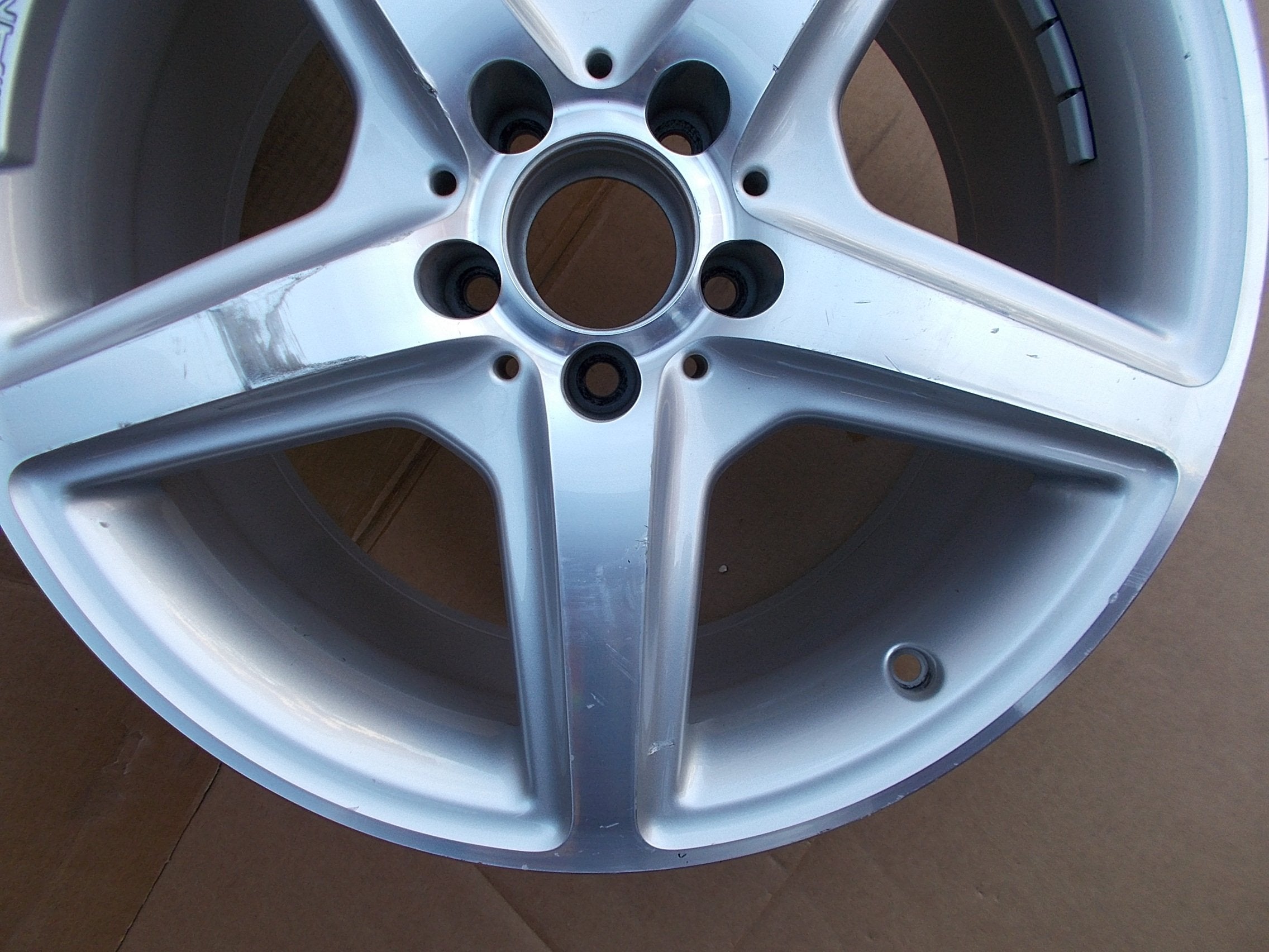 1x Alu Felge Mercedes-Benz W218 Aluminum rim 18 Zoll 9.5J 5x112 48ET