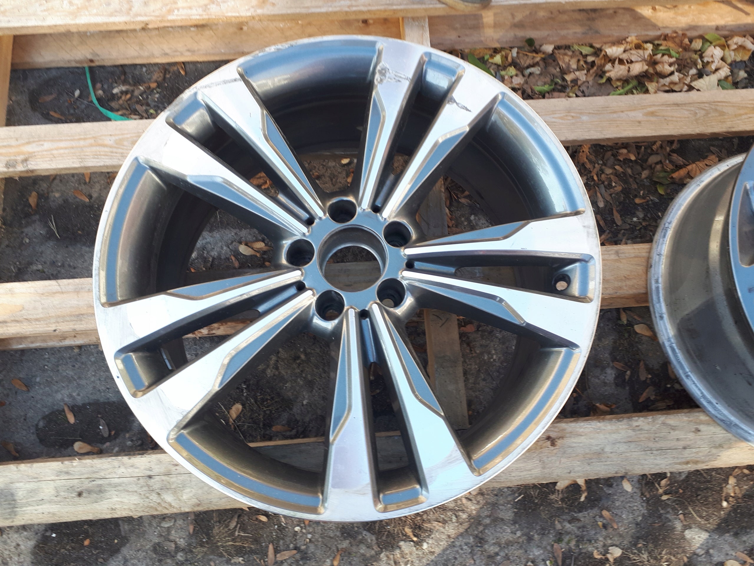 1x Alu Felge Mercedes-Benz W218 Aluminum rim 19 Zoll 8.5J 5x112