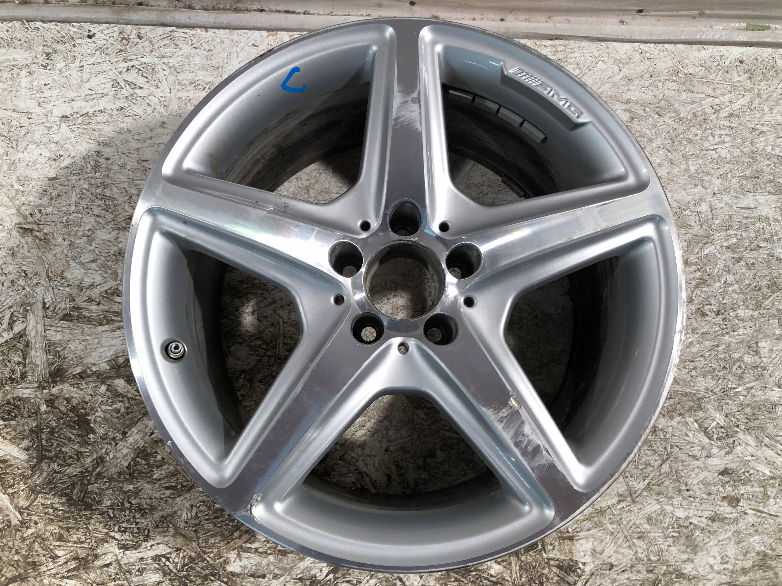 1x Alu Felge Mercedes-Benz W218 Aluminum rim 18 Zoll 9.5J 5x112 48ET