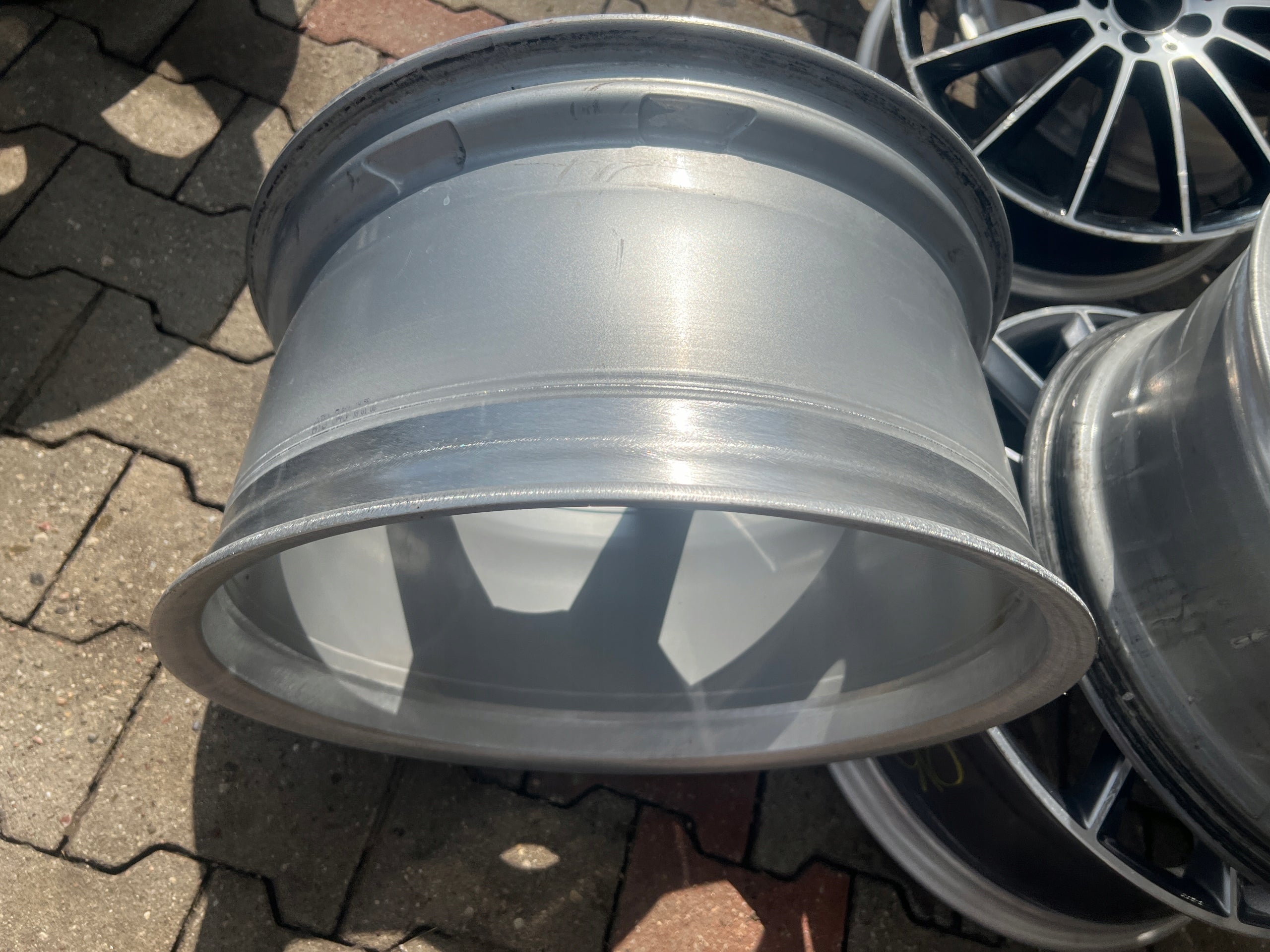 1x Alu Felge Mercedes-Benz W219 Aluminum rim 19 Zoll 9.5J 5x112 28ET A2194013302