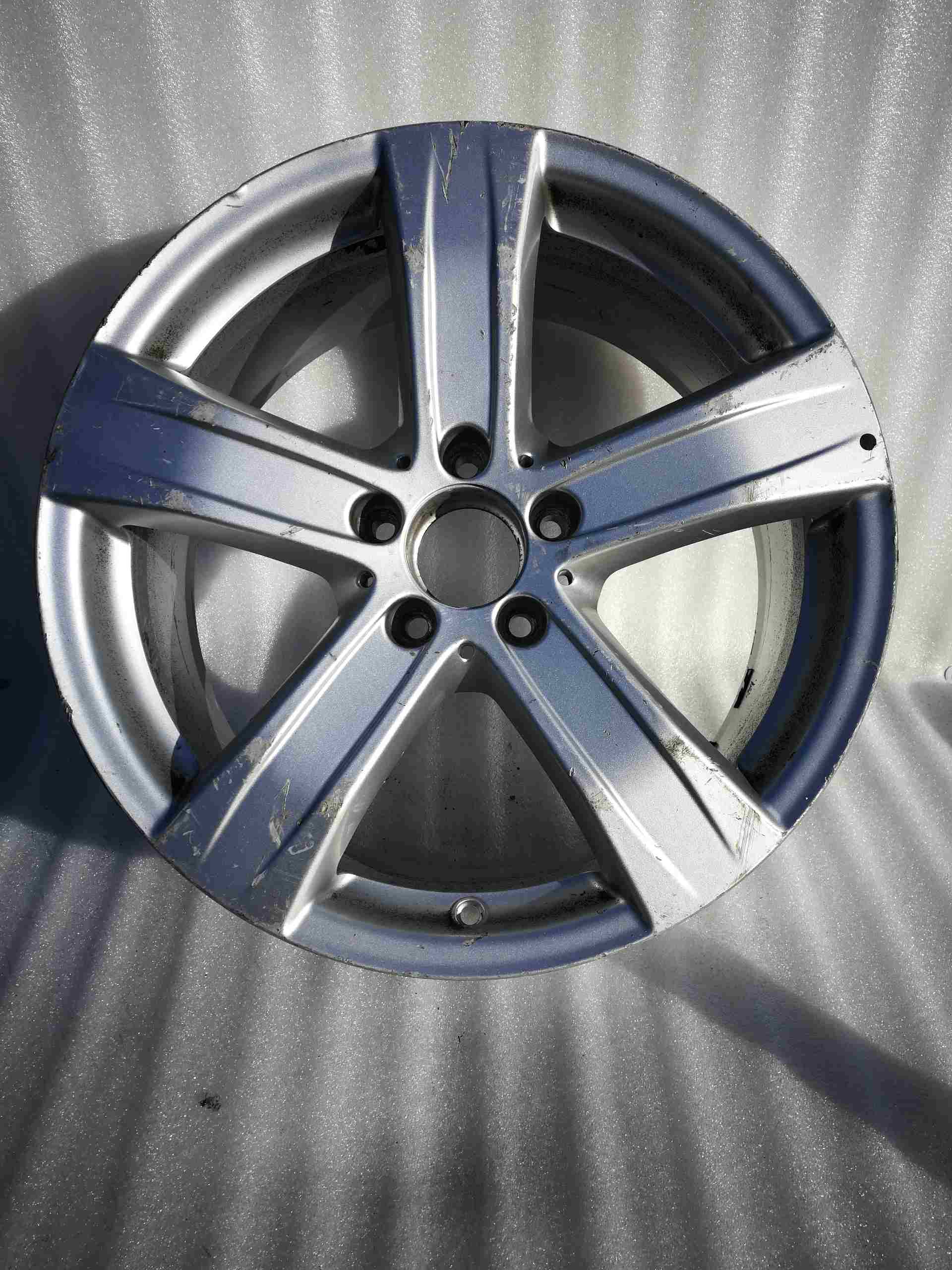 1x Alu Felge Mercedes-Benz W221 Aluminum rim 18 Zoll 8.5J 5x112 43ET