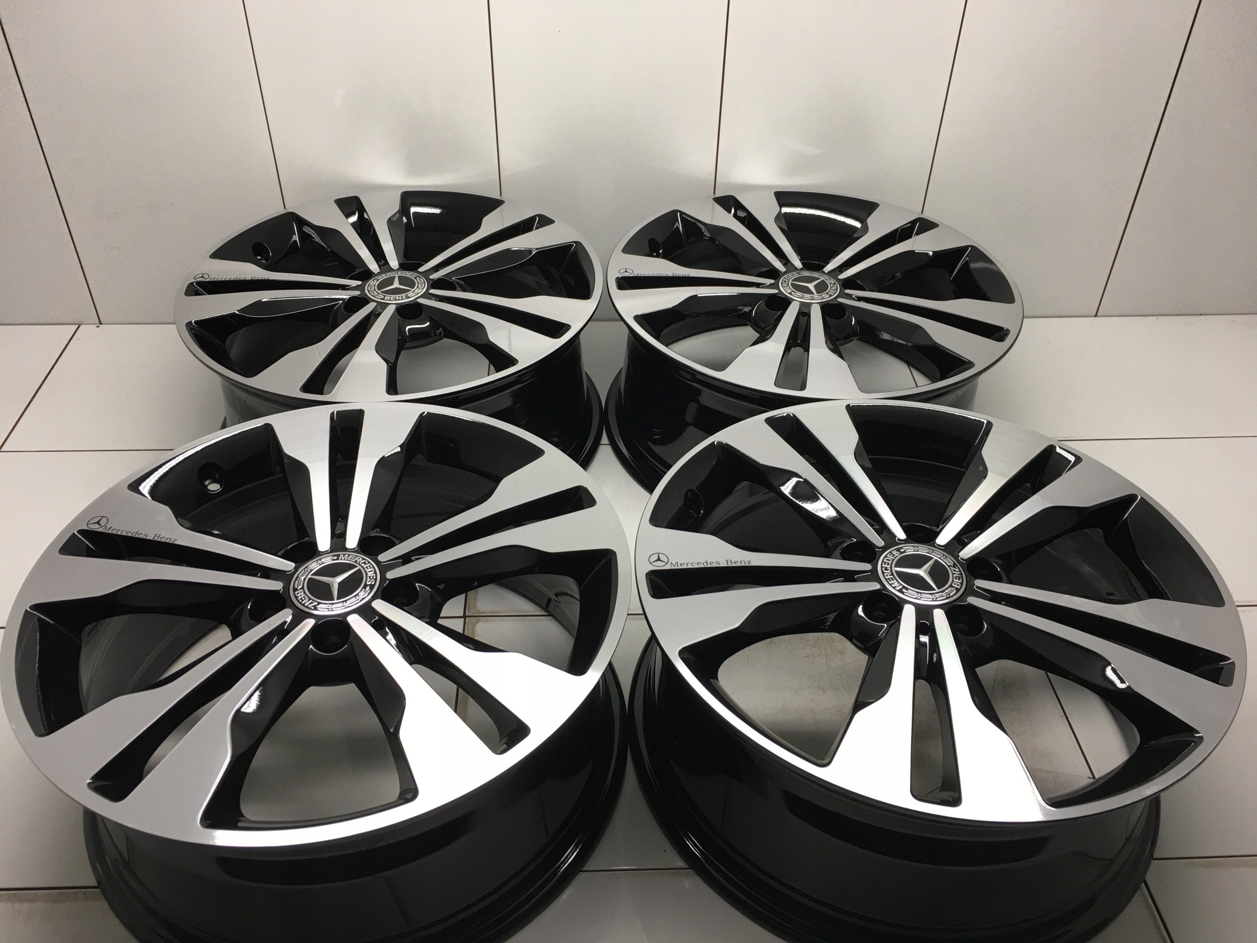 Alu Felge Mercedes-Benz W118 Aluminum rim 18 Zoll 7.5J 5x112