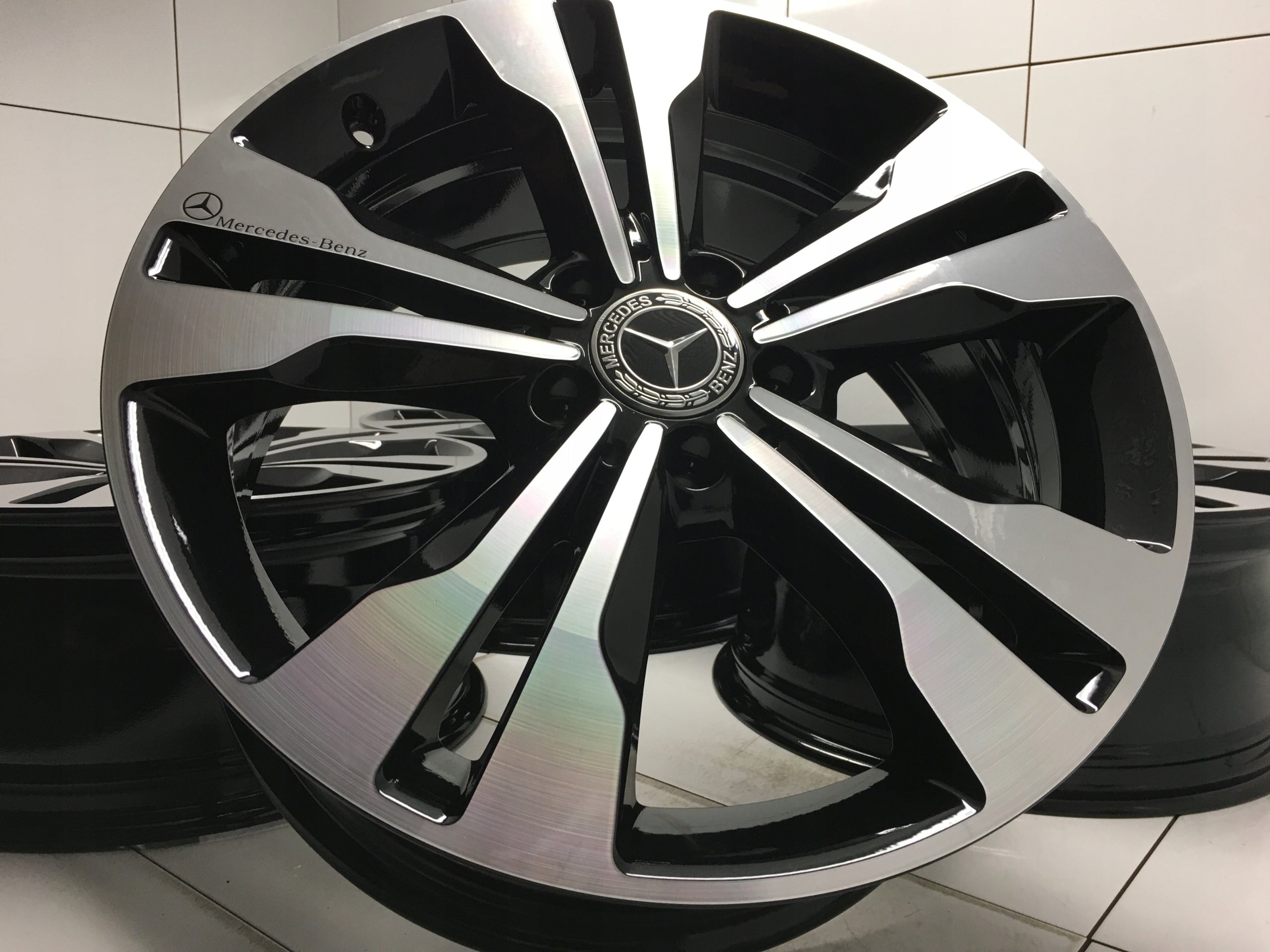 Alu Felge Mercedes-Benz W118 Aluminum rim 18 Zoll 7.5J 5x112