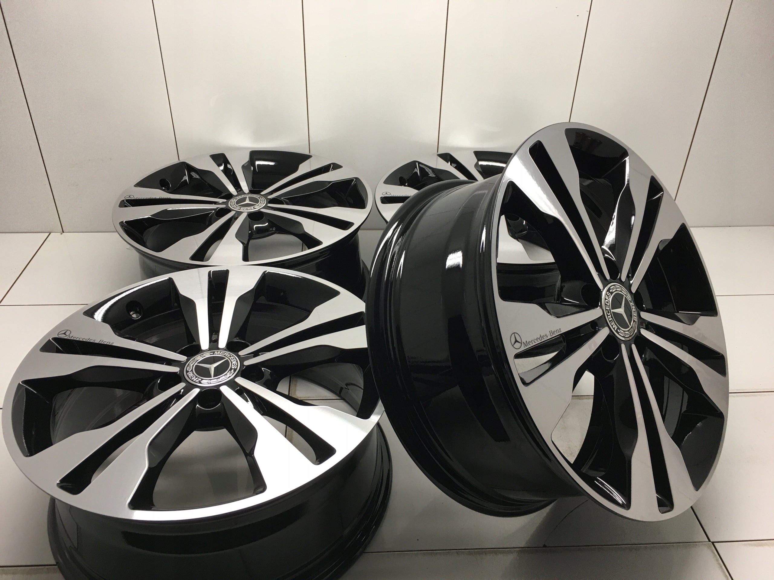 Alu Felge Mercedes-Benz W118 Aluminum rim 18 Zoll 7.5J 5x112