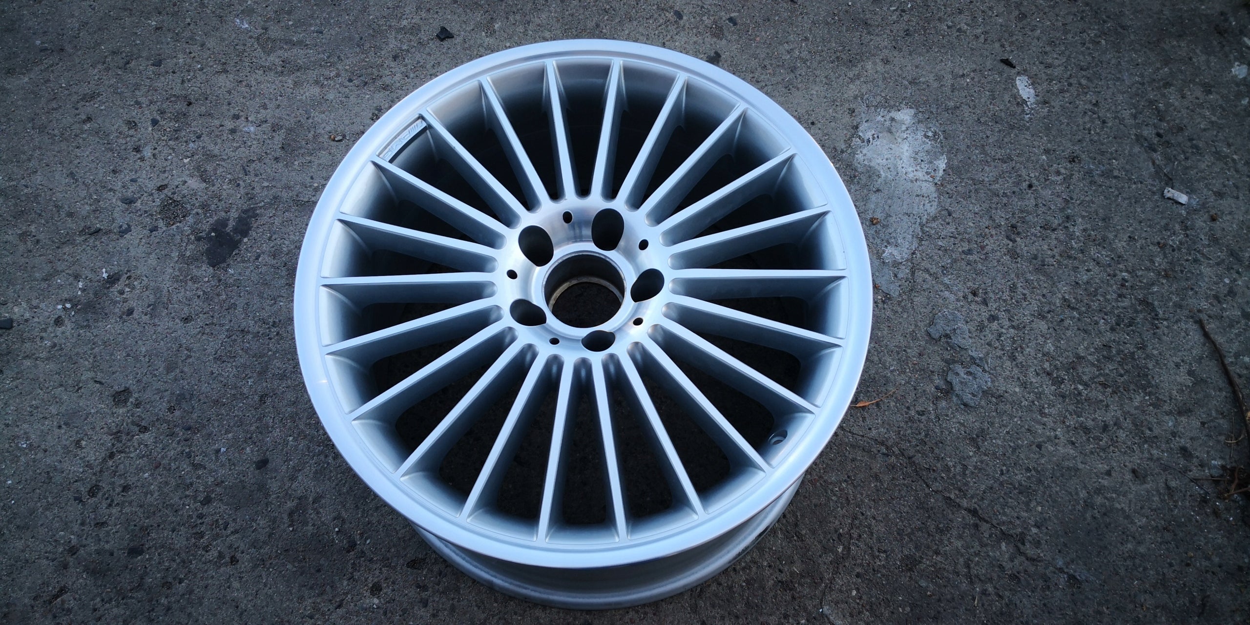 1x Alu Felge Mercedes-Benz W230 Aluminum rim 18 Zoll 9.5J 5x112