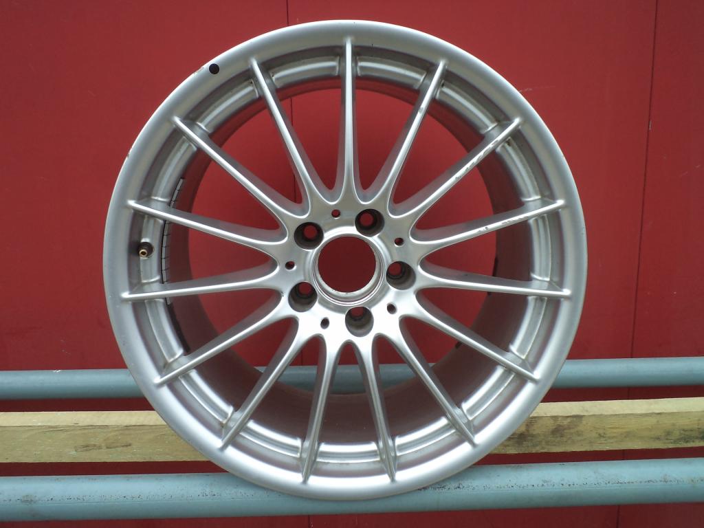 1x Alu Felge Mercedes-Benz W231 Aluminum rim 18 Zoll 9.5J 5x112 47ET