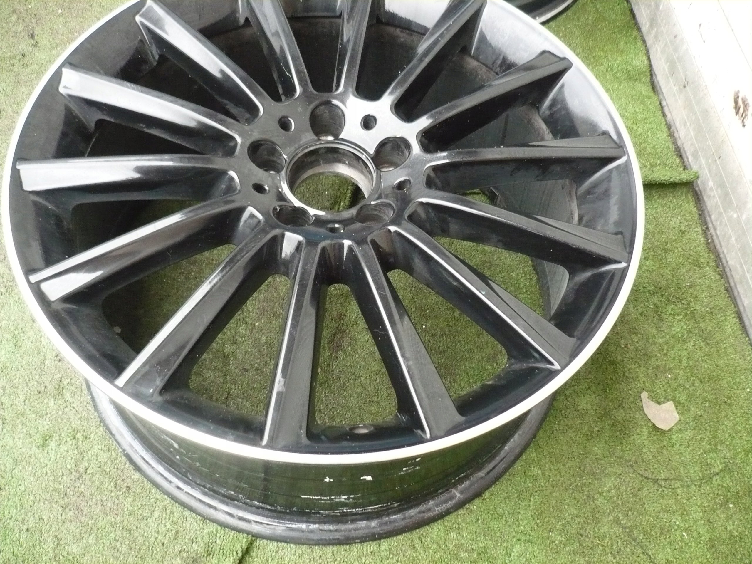 1x Alu Felge Mercedes-Benz 205 W205 Aluminum rim 19 Zoll 8.5J 5x112 52ET