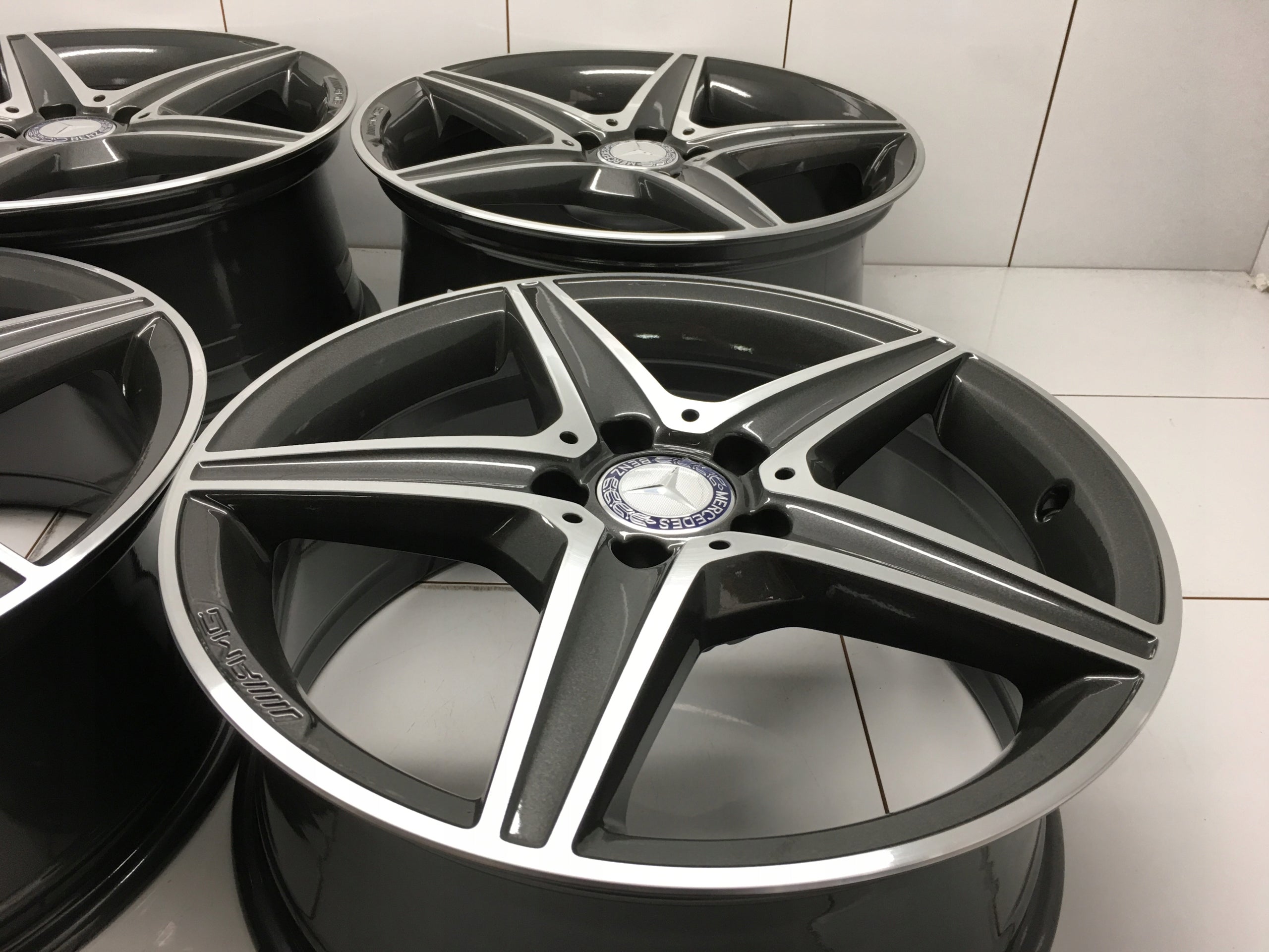 Alu Felge Mercedes-Benz V297 Aluminum rim 18 Zoll 8.0J 5x112 43ET