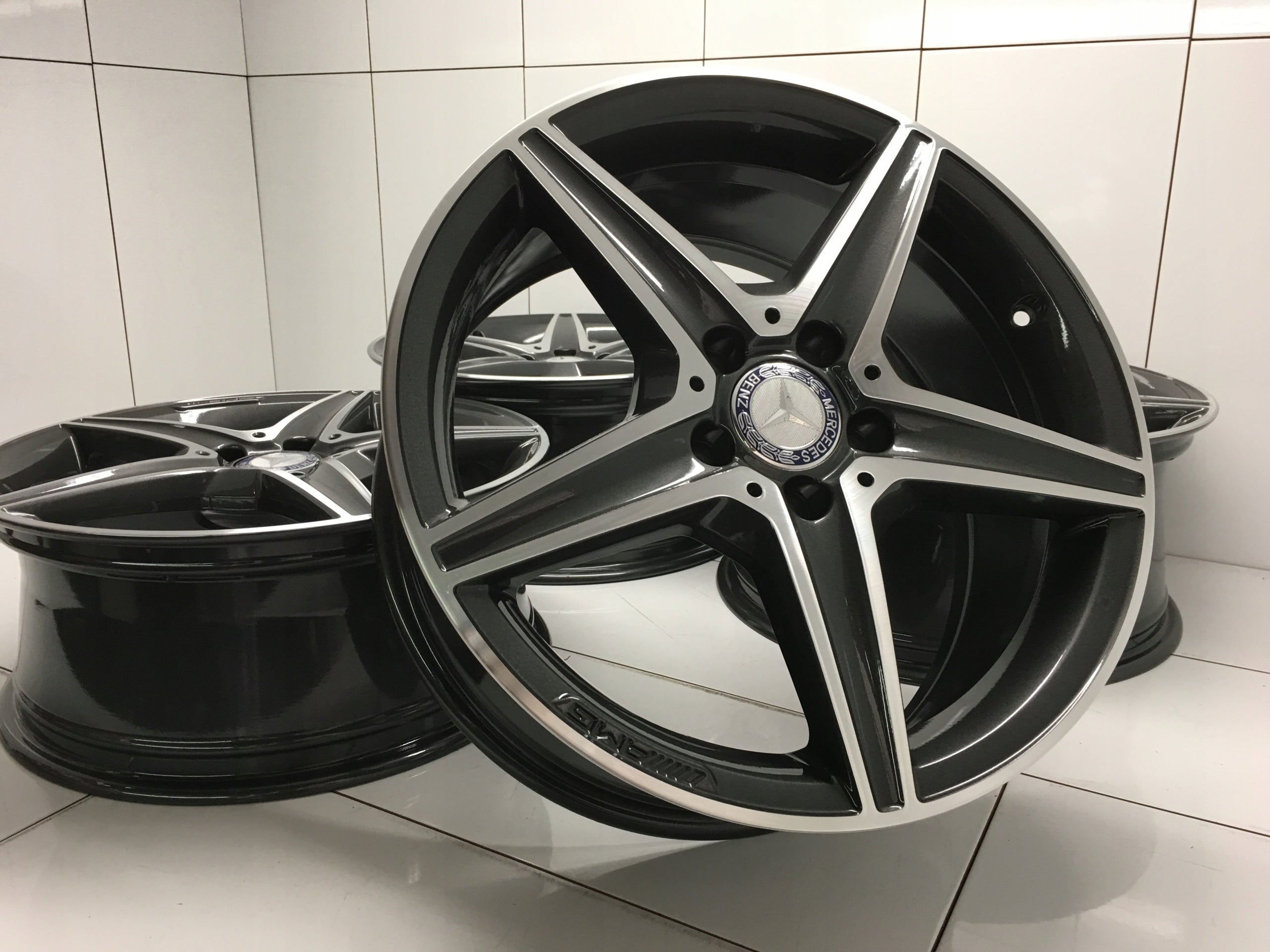 Alu Felge Mercedes-Benz V297 Aluminum rim 18 Zoll 8.0J 5x112 43ET