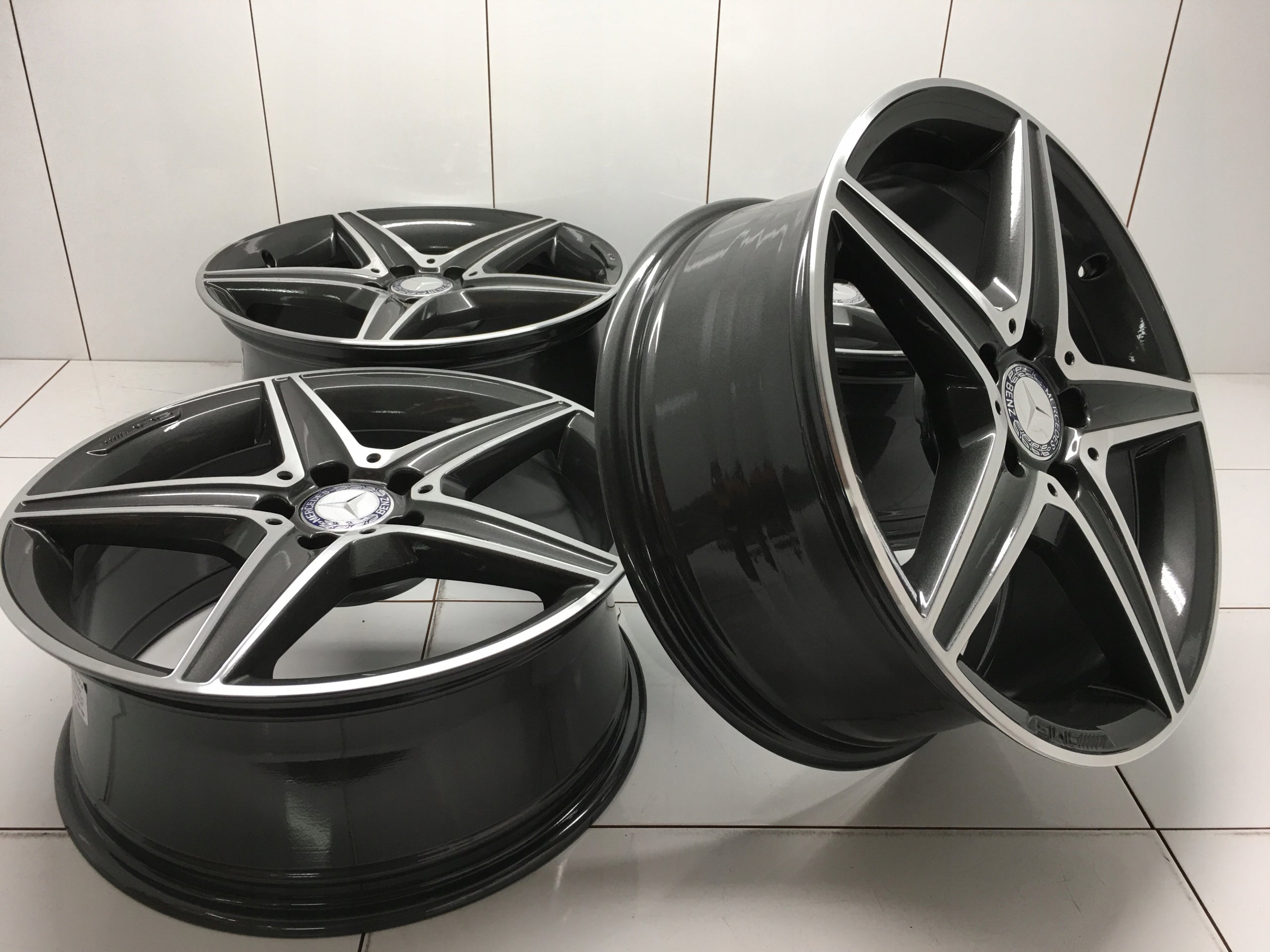 Alu Felge Mercedes-Benz V297 Aluminum rim 18 Zoll 8.0J 5x112 43ET