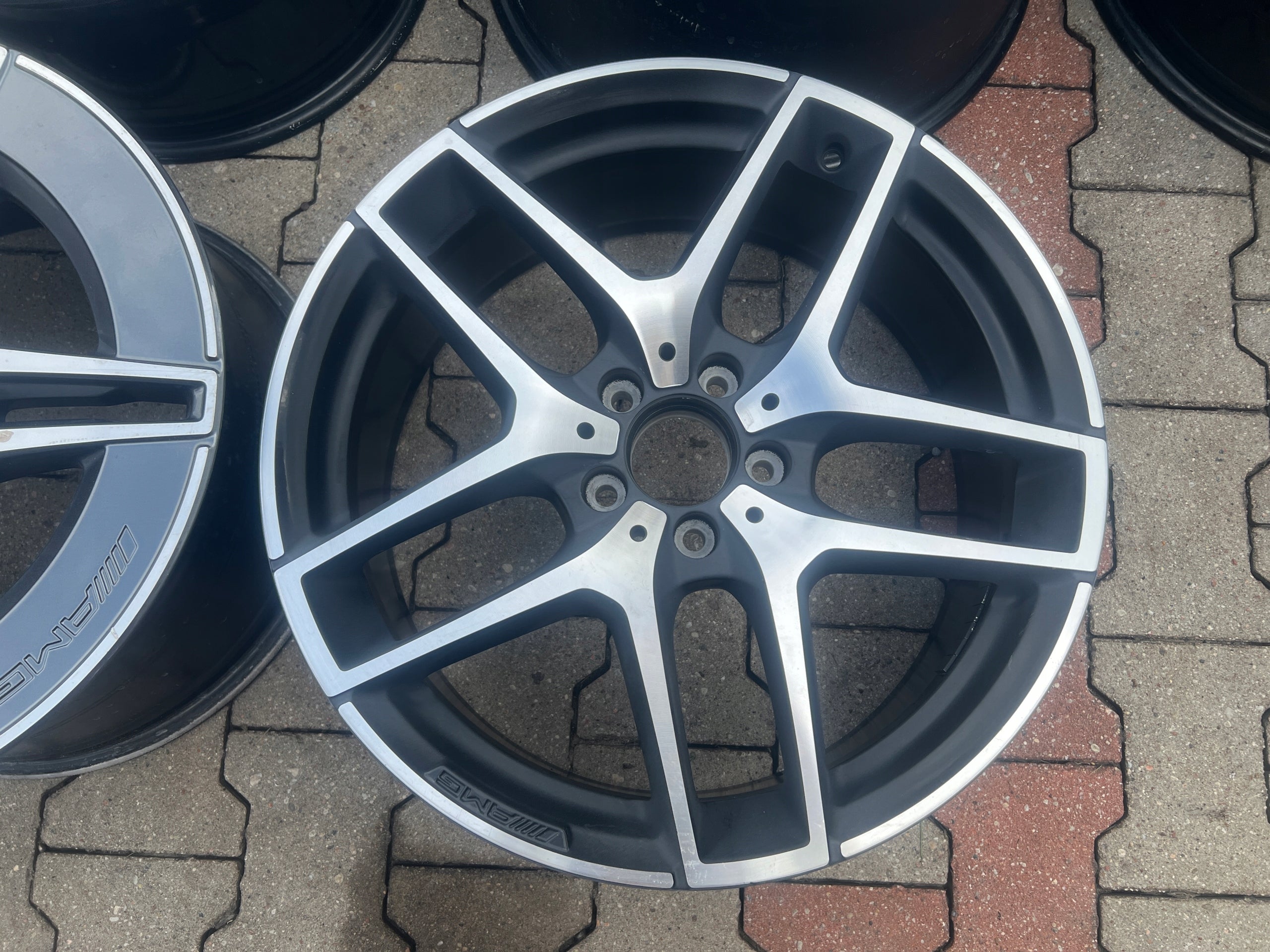 1x Alu Felge Mercedes-Benz W253 Aluminum rim 19 Zoll 8.0J 5x112 38ET A2534011800